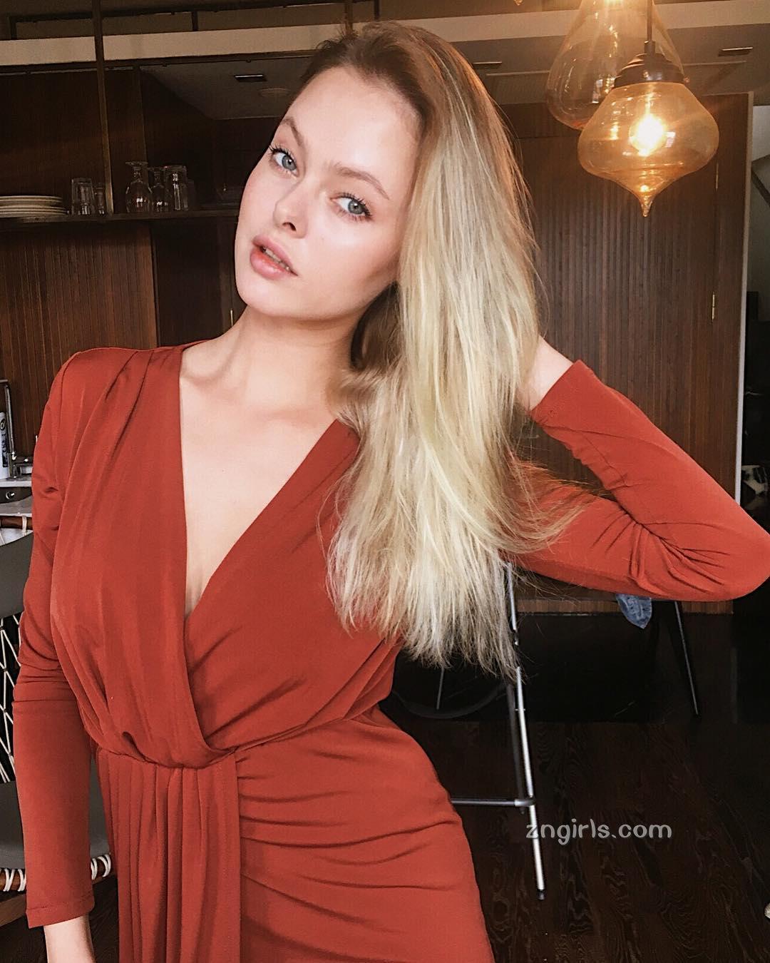 波兰队出局!妹子Alexandra Ola Kaczmarek性感身躯来安慰
