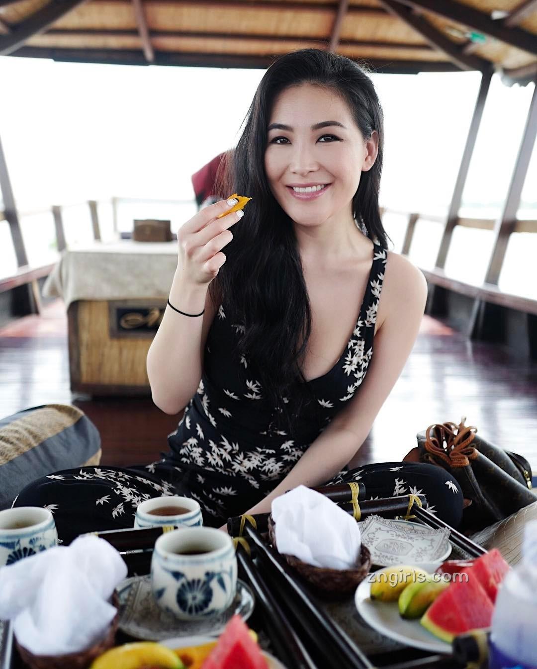 混血就是正!Ana Dari的完美曲线把空姐都比下去了