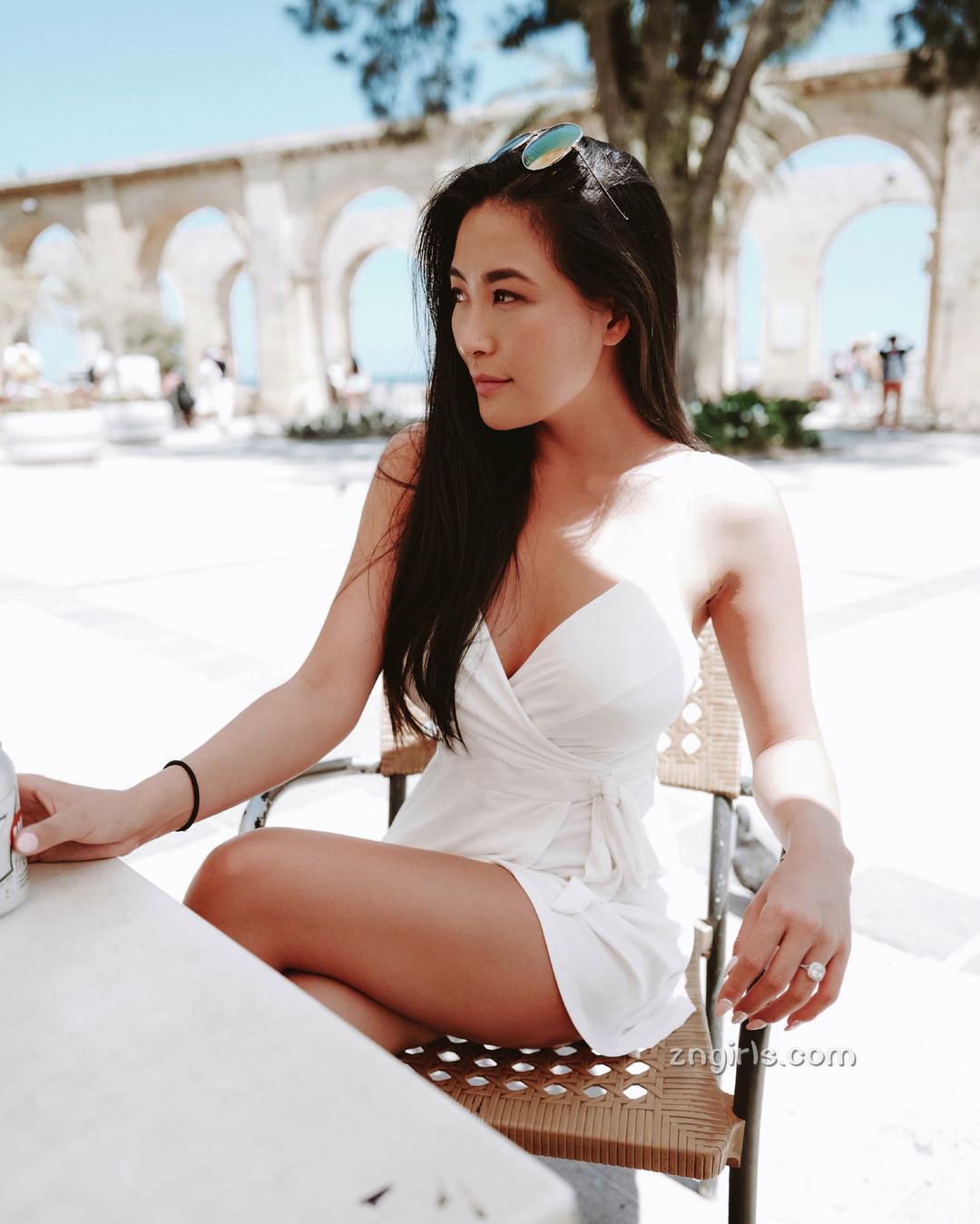 混血就是正!Ana Dari的完美曲线把空姐都比下去了