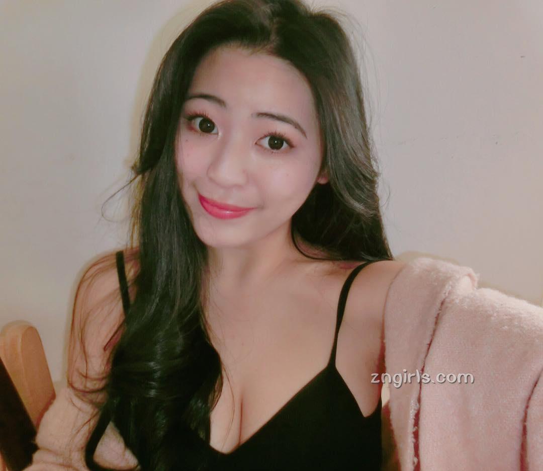 护理师林后仪车头灯太胸,比基尼有被撑开的感觉