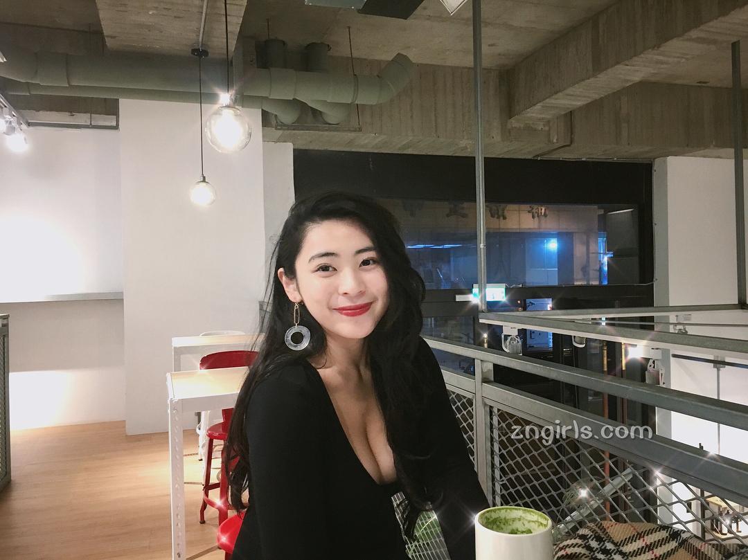 护理师林后仪车头灯太胸,比基尼有被撑开的感觉