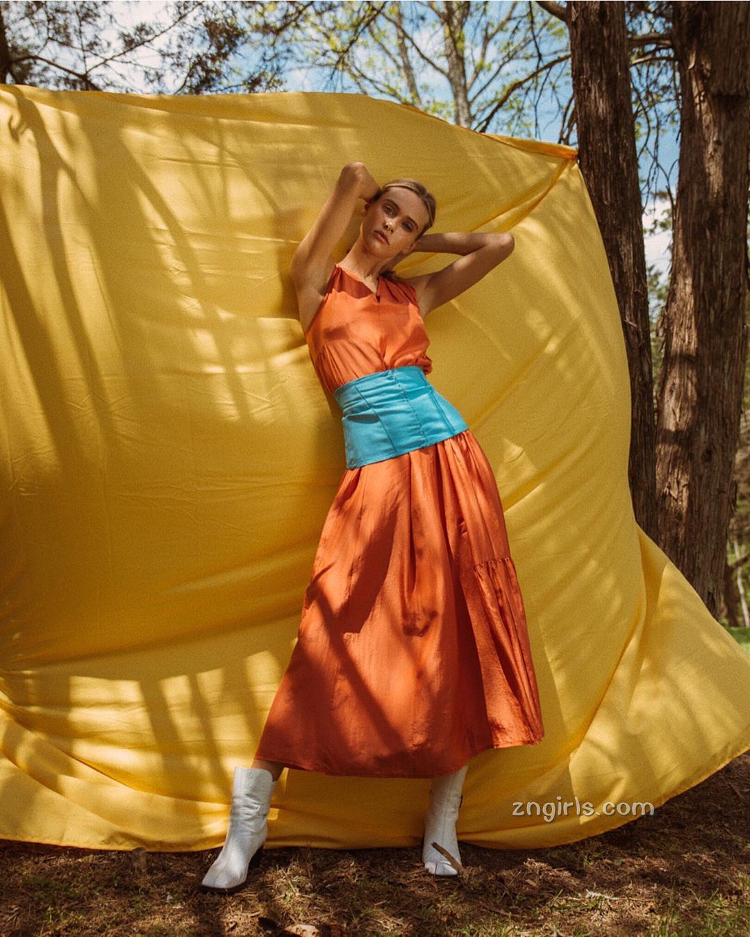 神正!极品妹「Ellie Ottaway」 全身散发迷人魅力