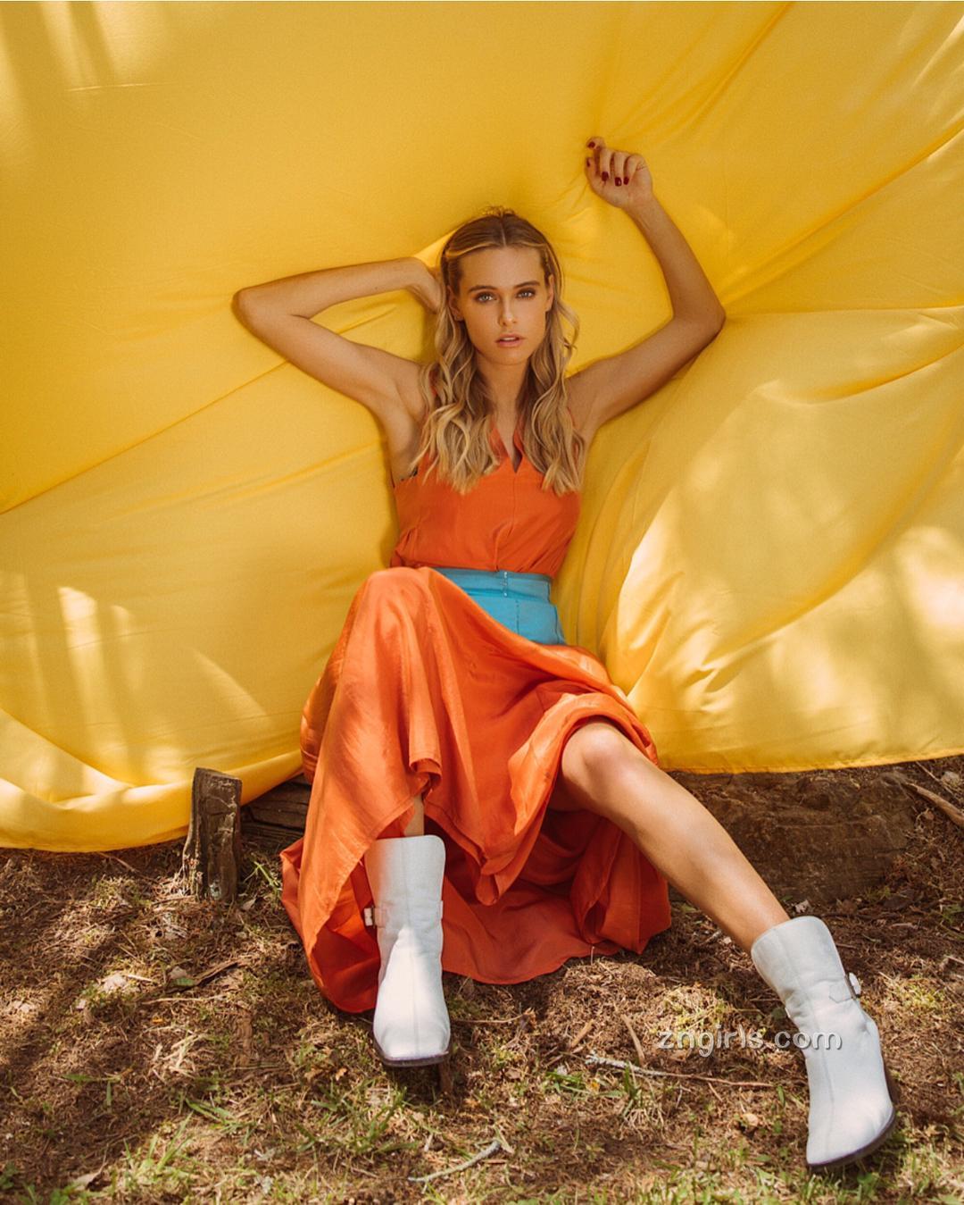 神正!极品妹「Ellie Ottaway」 全身散发迷人魅力