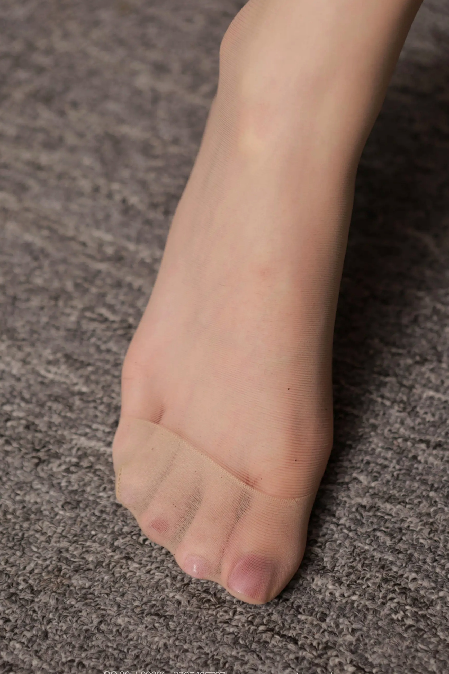 IESS异思趣向 团团《吊带超短裙(下)》黑裙美腿诱惑私房照
