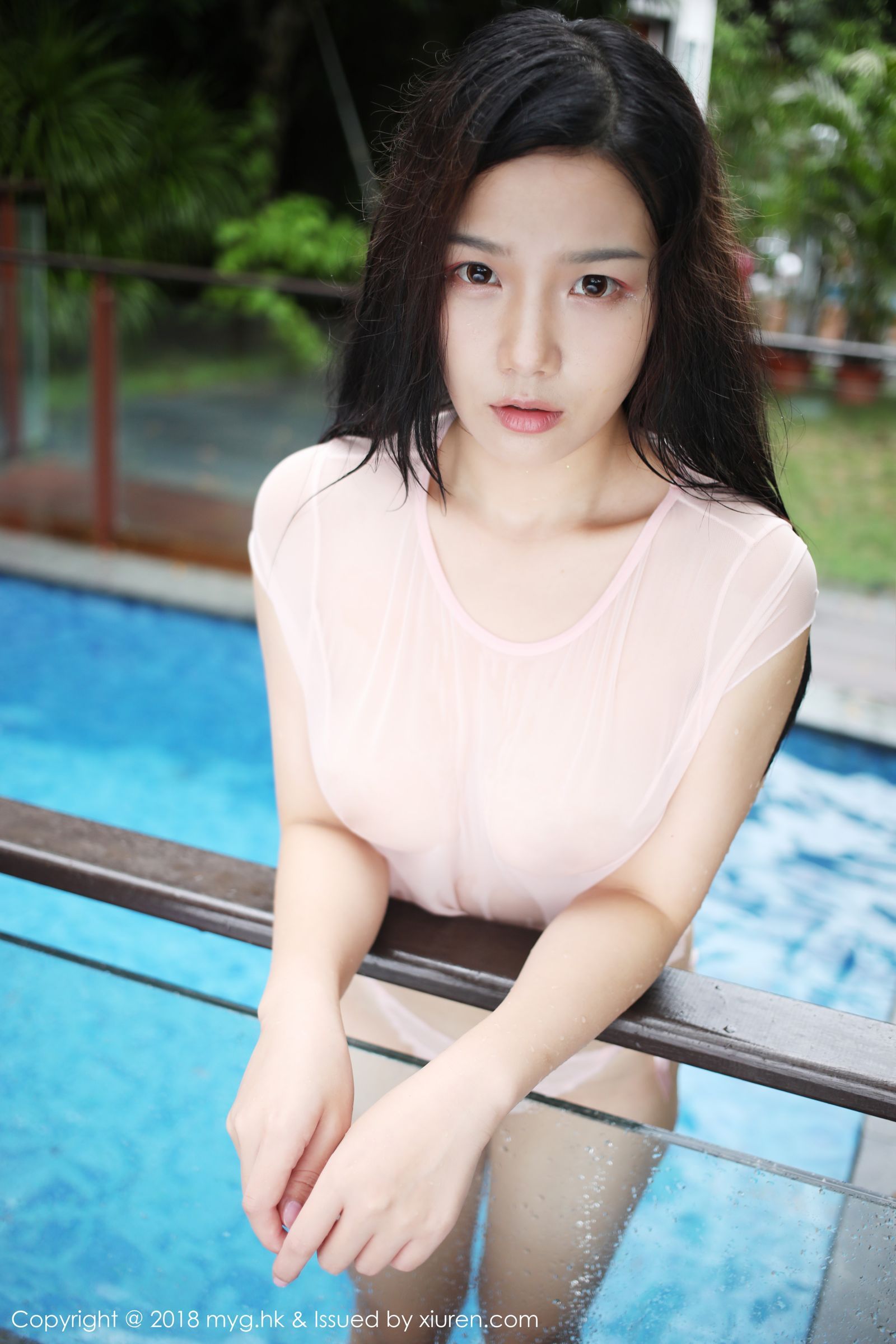 新晋女神徐微微 泳池湿身透视诱惑