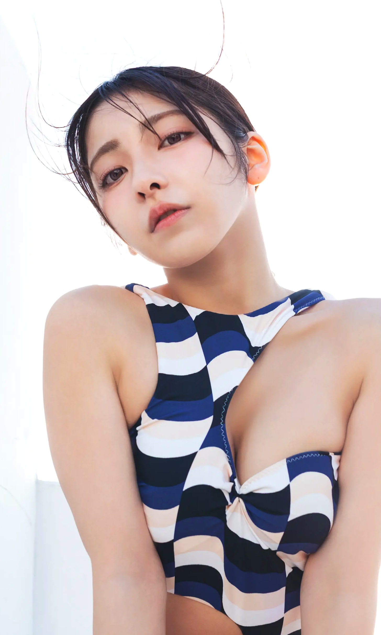 十味《夢よ醒めないで》日系性感比基尼写真 泳池海滨清纯美胸尤物