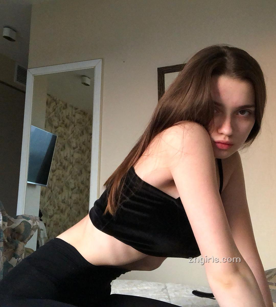 Yana Poplavskaya- 14岁俄罗斯少女的逆天发育!