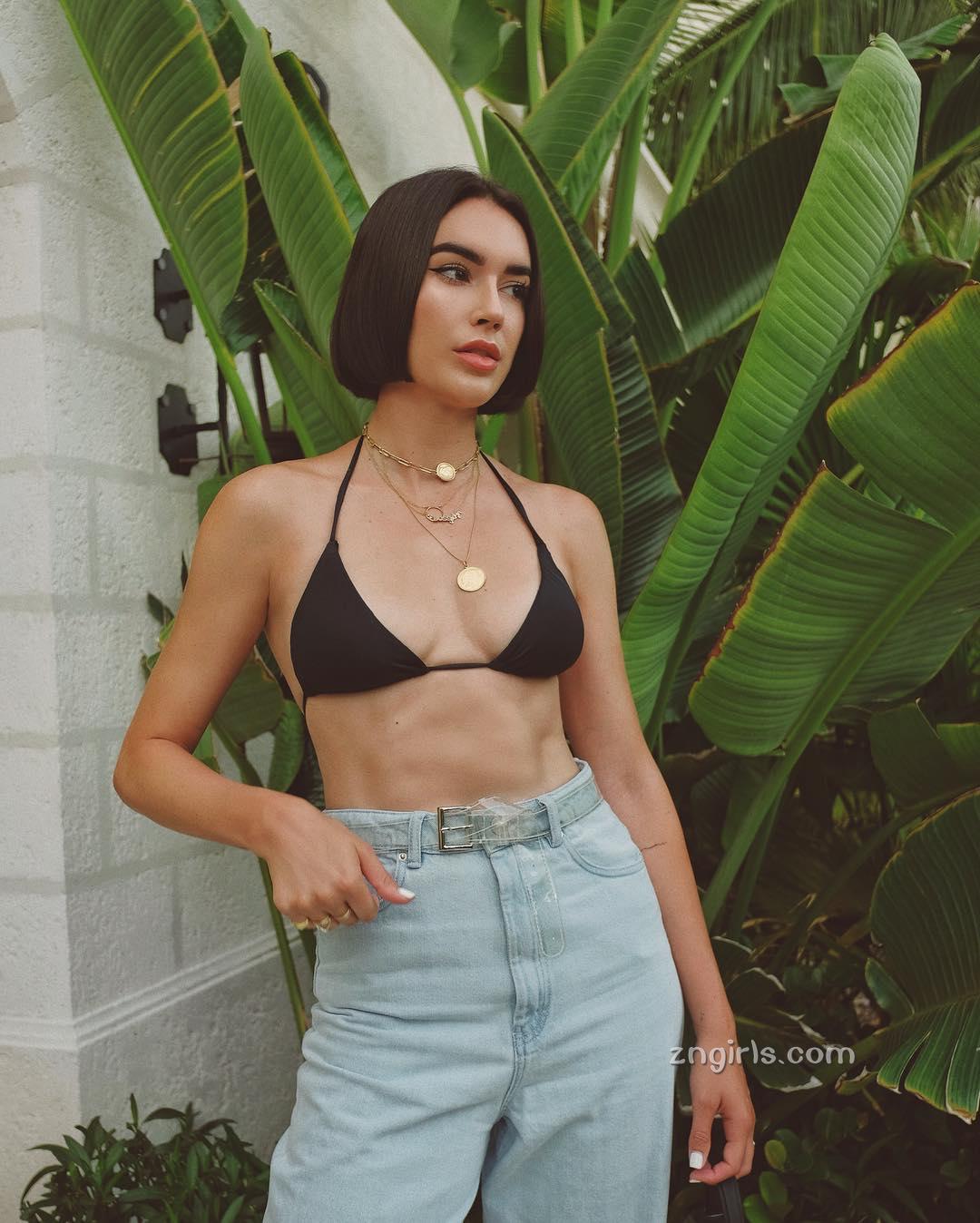 Brittany Xavier- 绝世美腿!「俏丽短发妹」配备逆天长腿