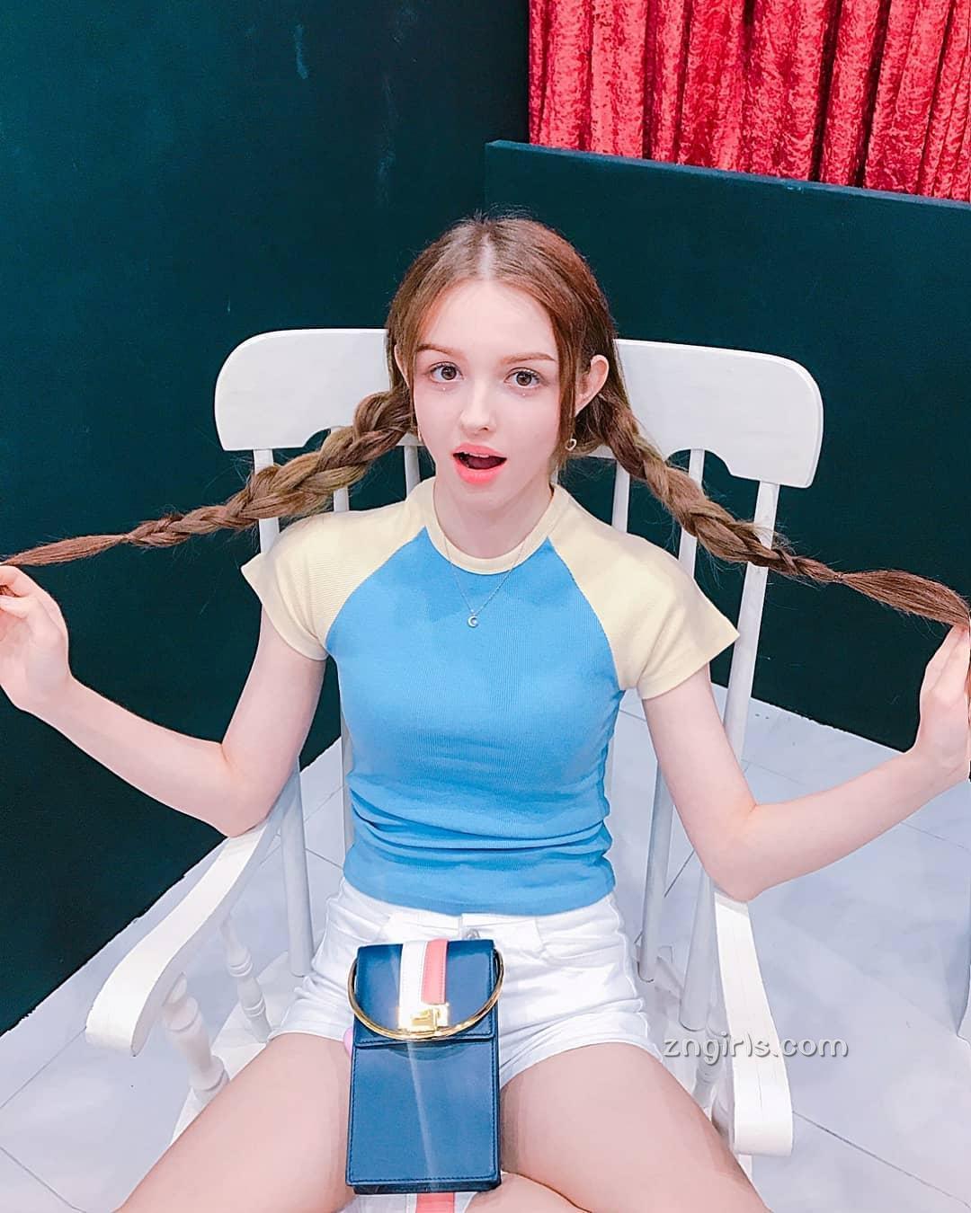 当中亚美女遇上韩式打扮Karimova Elina