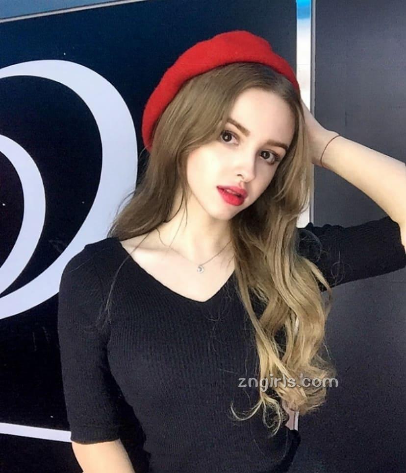 当中亚美女遇上韩式打扮Karimova Elina