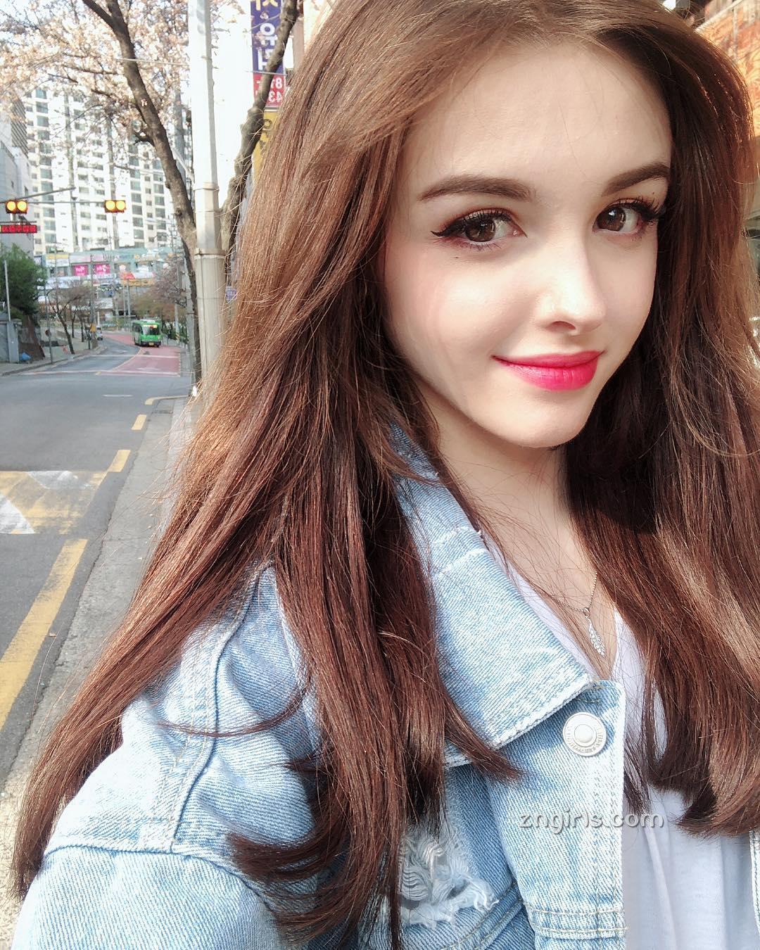 当中亚美女遇上韩式打扮Karimova Elina