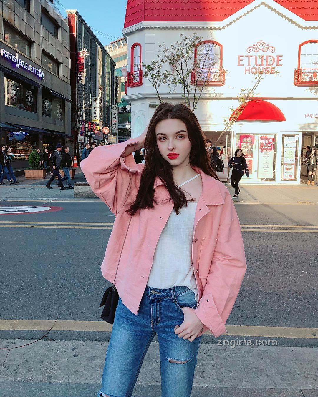 当中亚美女遇上韩式打扮Karimova Elina