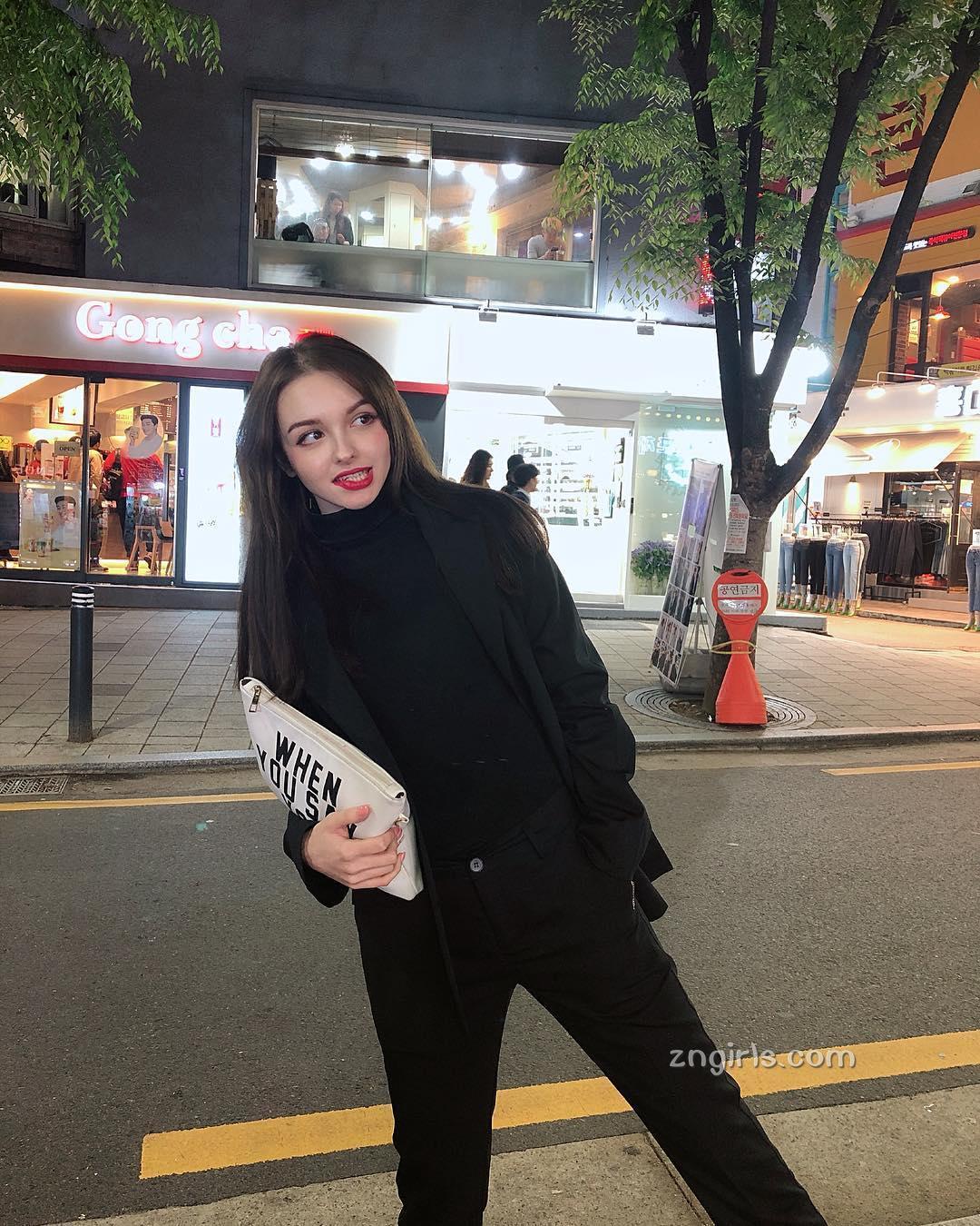 当中亚美女遇上韩式打扮Karimova Elina