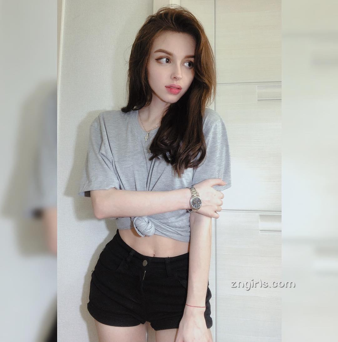 当中亚美女遇上韩式打扮Karimova Elina