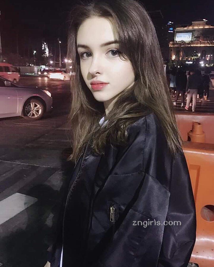 当中亚美女遇上韩式打扮Karimova Elina