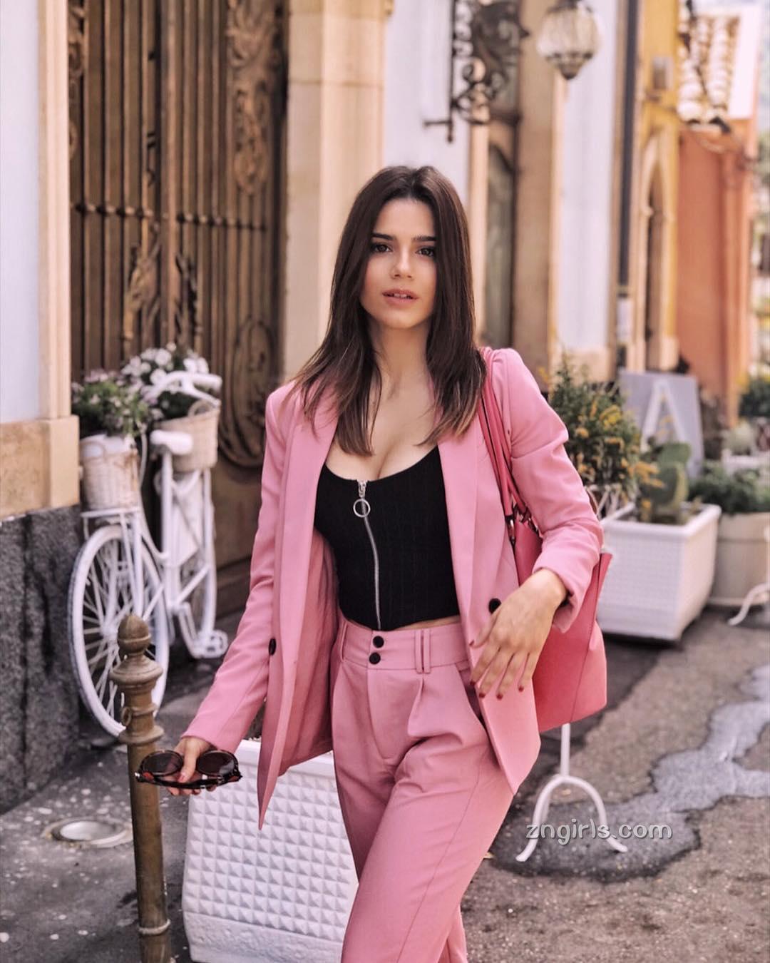 Claudia Salvini- 意大利性感正妹私房照