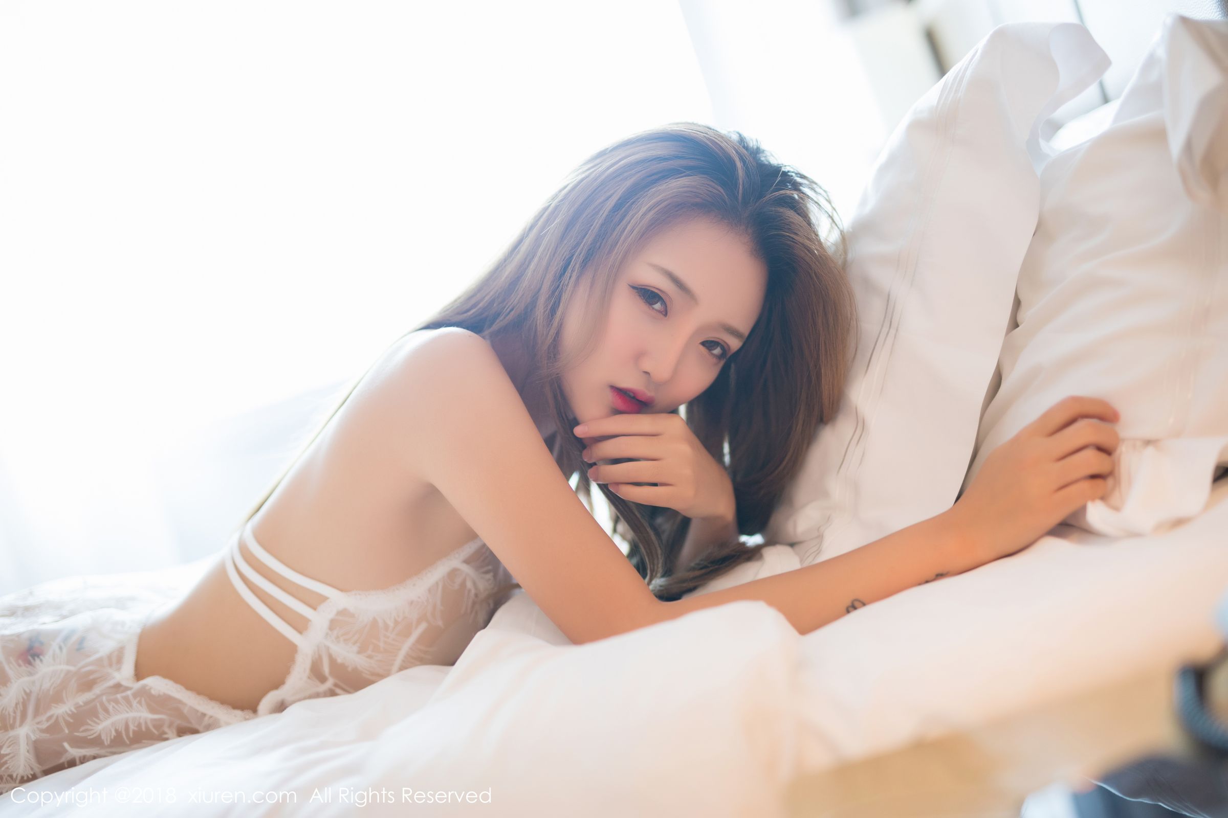 新人模特Miko酱 诱人内衣透视薄纱
