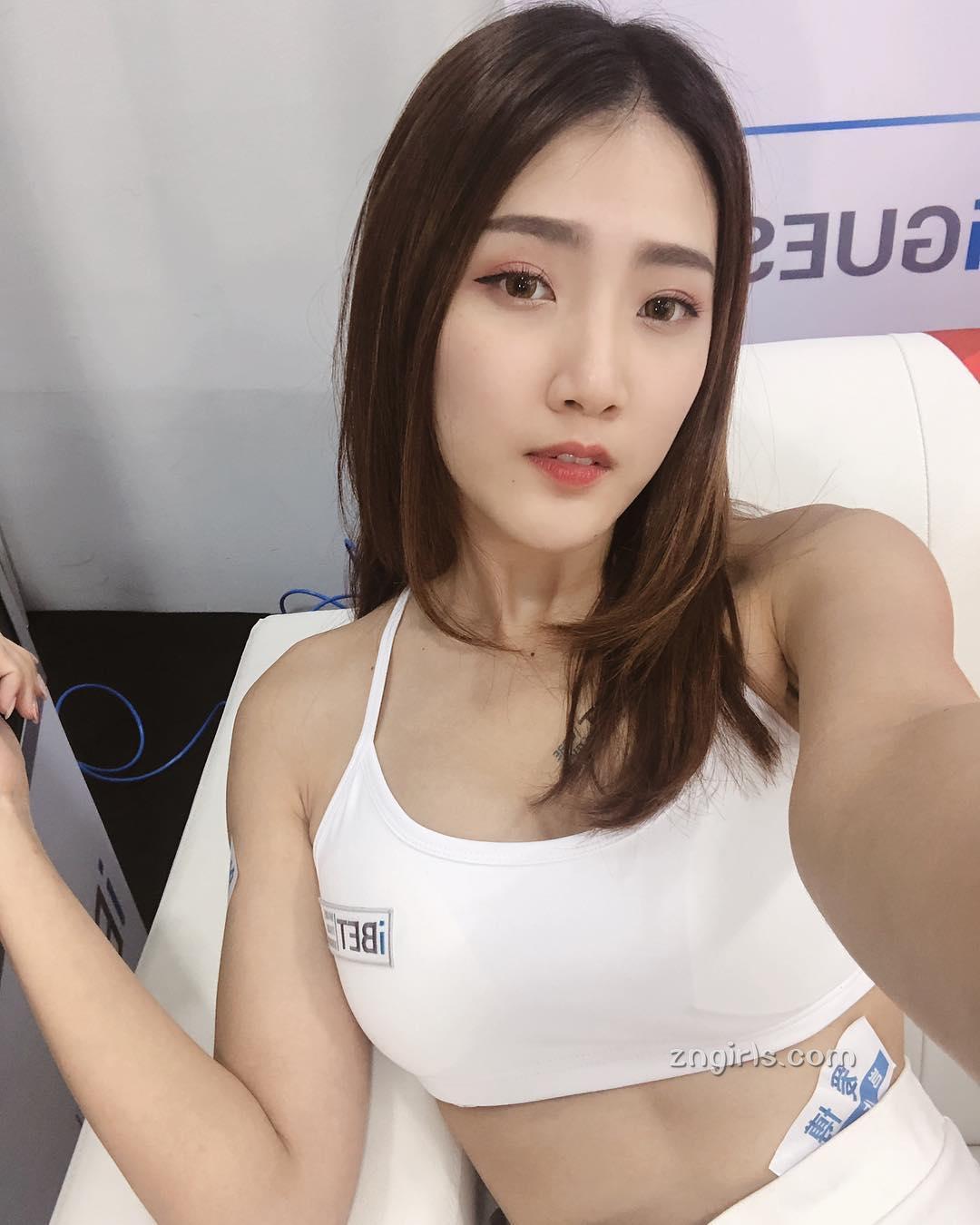 JaQuee- 大马正妹紧身路线好诱人