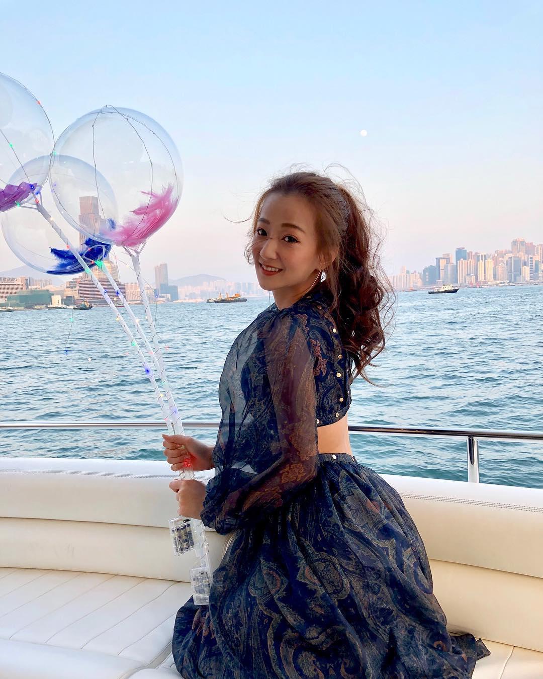 正妹江晏宁浮潜抓海胆,泳装太美网友分心