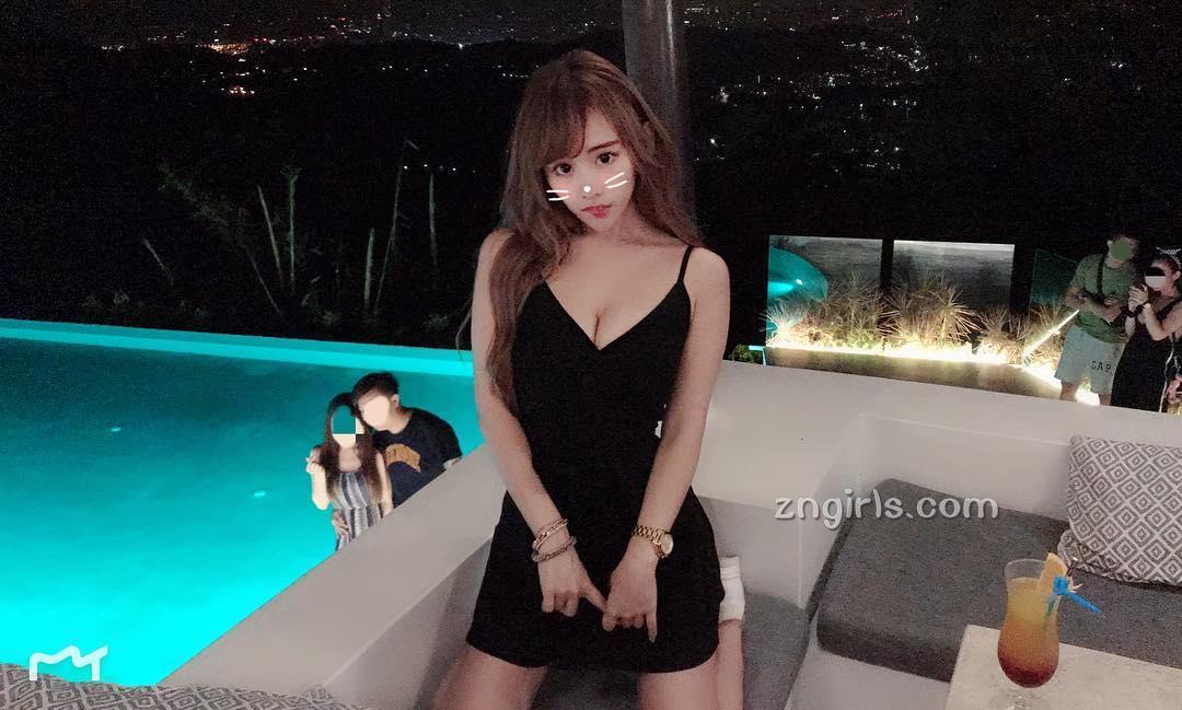 S型台妹Irene Huang,最爱开胸泳衣