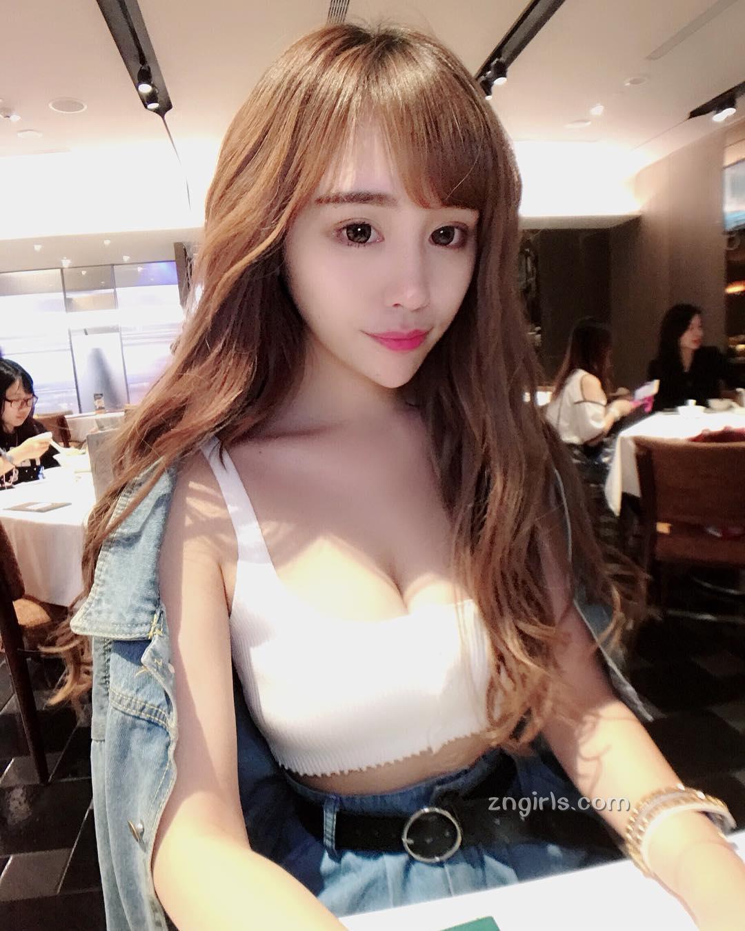 S型台妹Irene Huang,最爱开胸泳衣