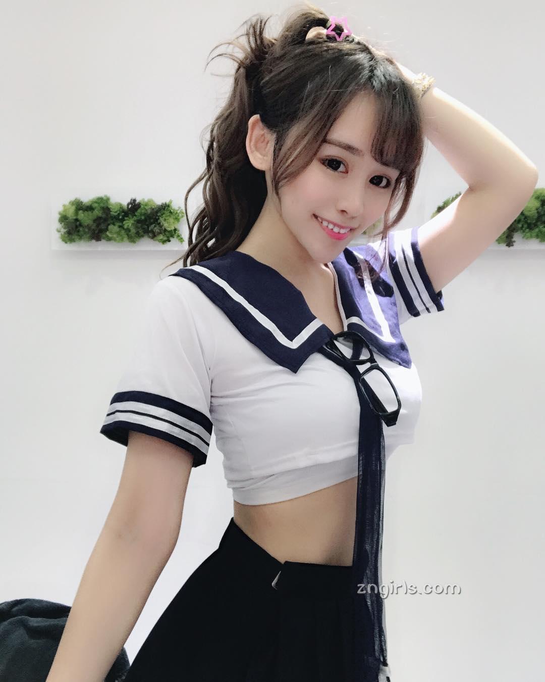 S型台妹Irene Huang,最爱开胸泳衣