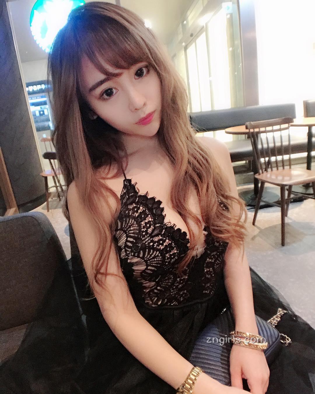 S型台妹Irene Huang,最爱开胸泳衣