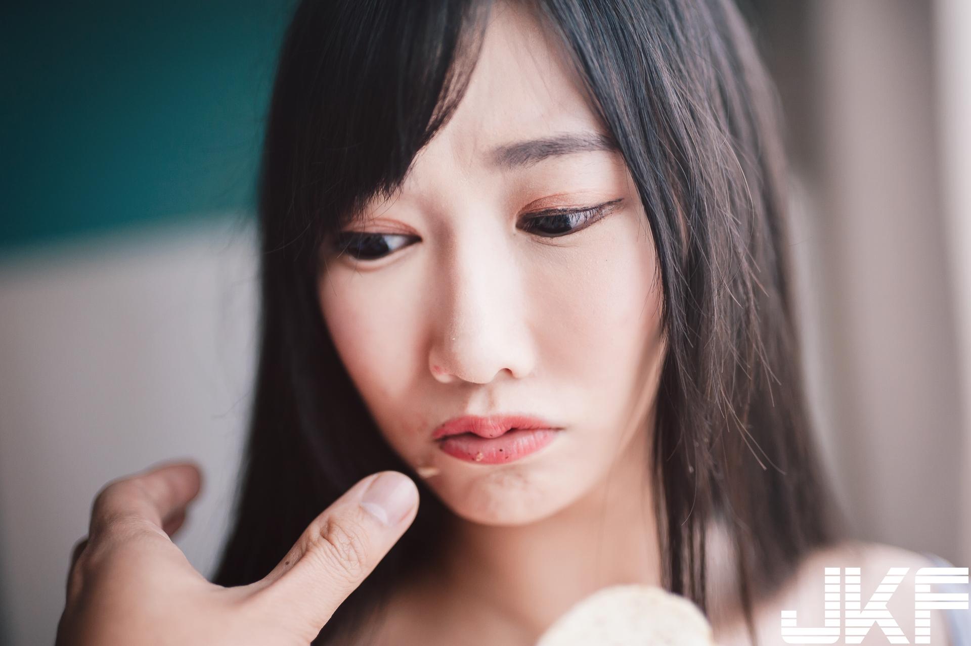 甜美正妹「又又」的青春美体,原汁原味女友感的诱惑之味!