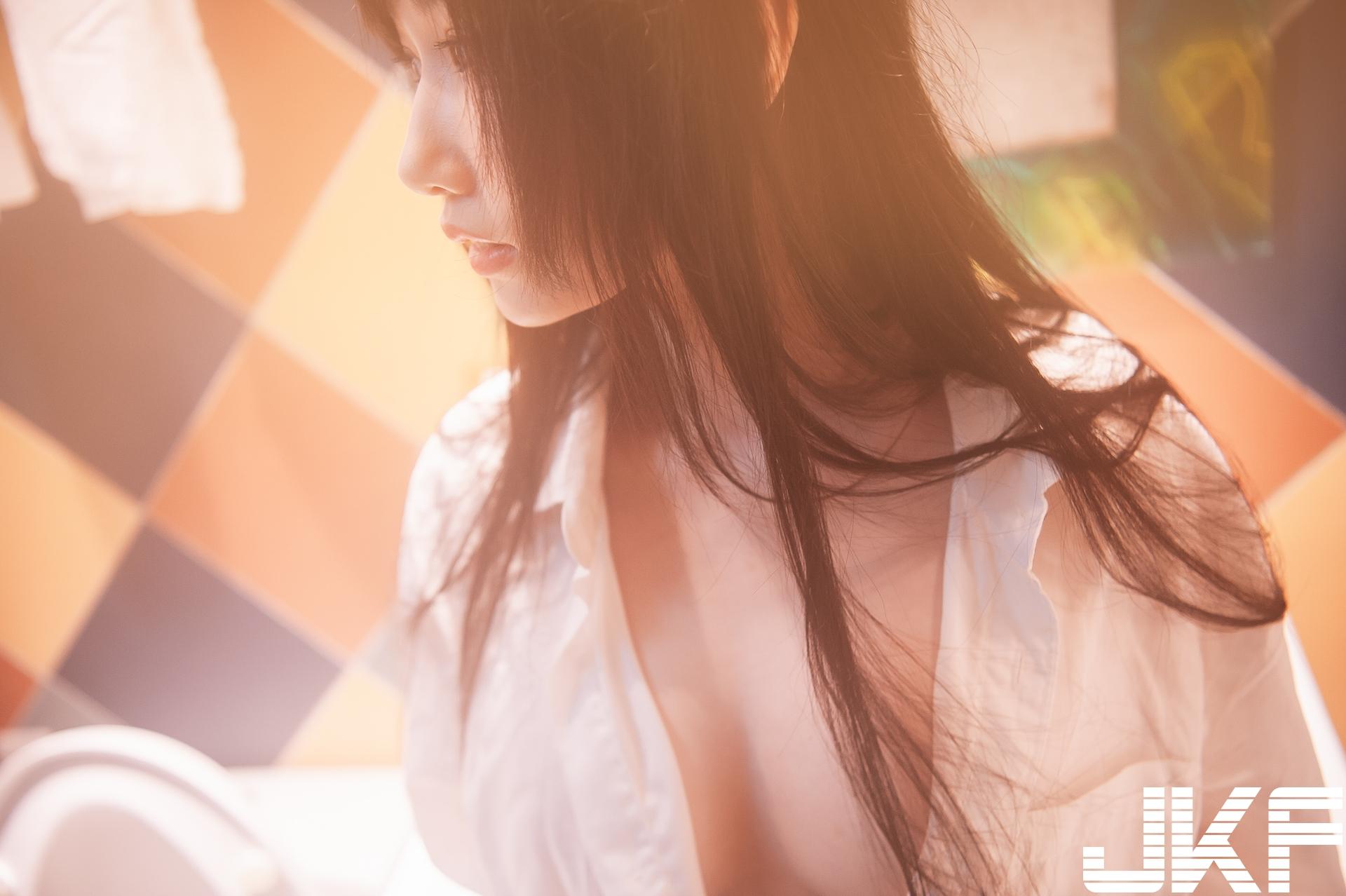 甜美正妹「又又」的青春美体,原汁原味女友感的诱惑之味!
