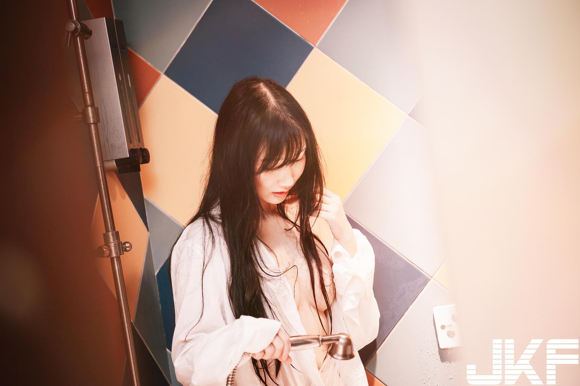 甜美正妹「又又」的青春美体,原汁原味女友感的诱惑之味!