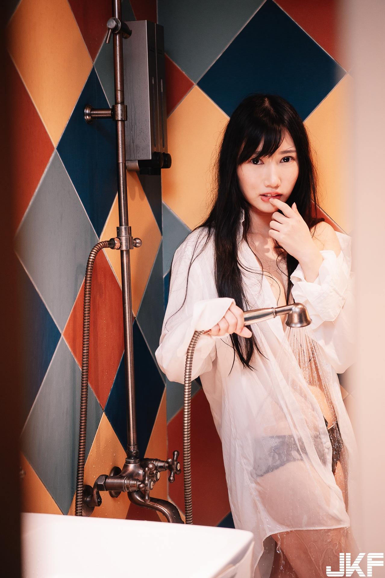 甜美正妹「又又」的青春美体,原汁原味女友感的诱惑之味!