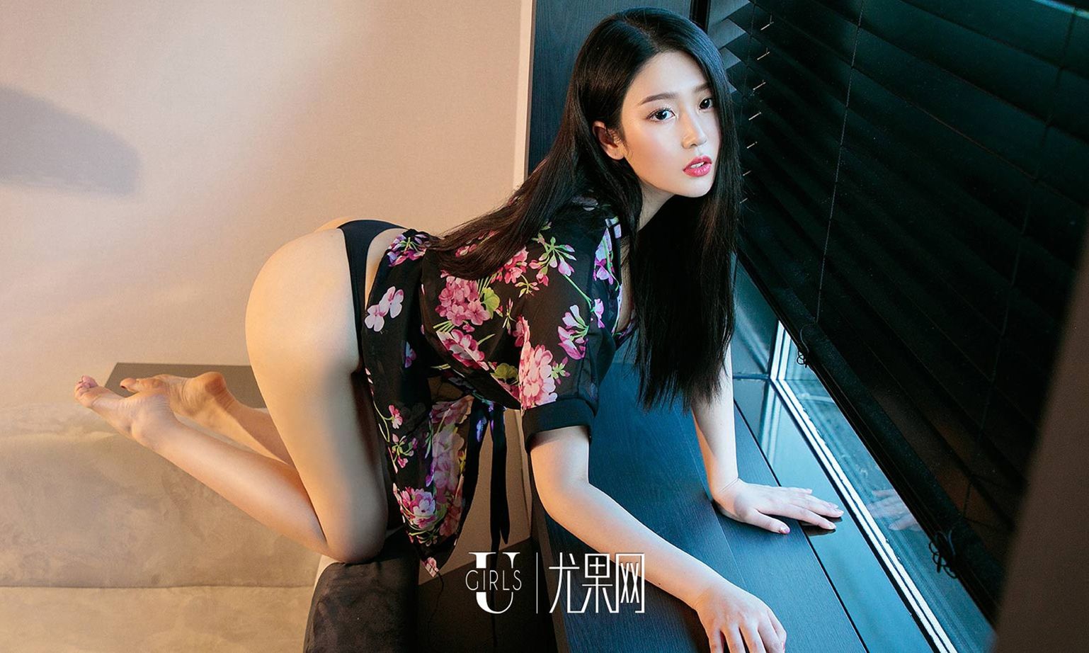 钟晴的一见钟情 光斑盛开在她身上