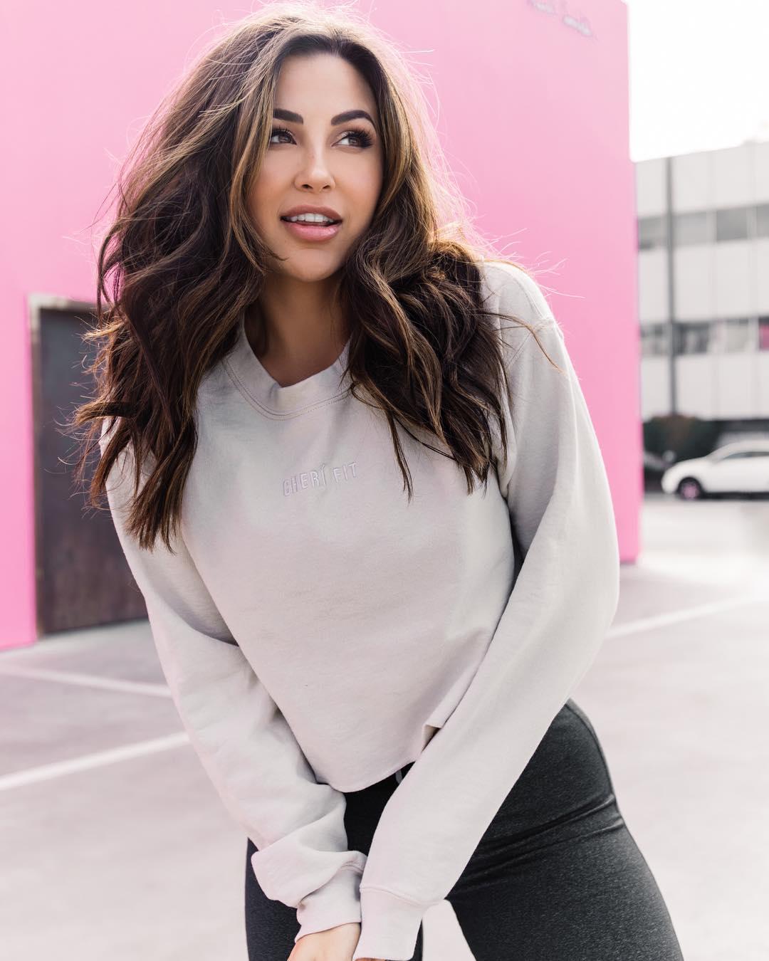Ana Cheri- 健身模特妖娆貌美