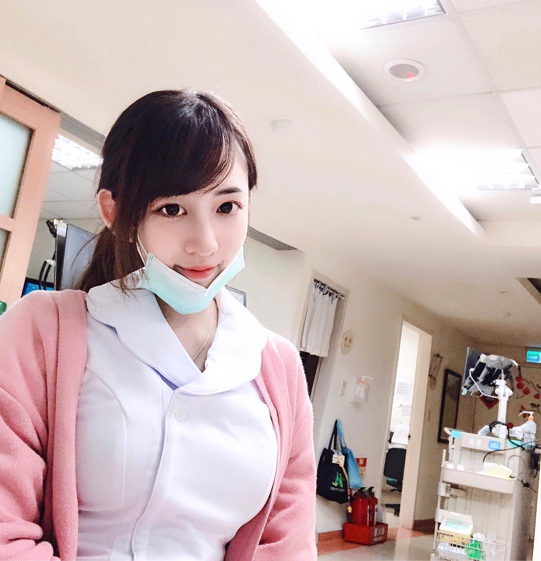 台湾美女护士Elle 女神白衣天使