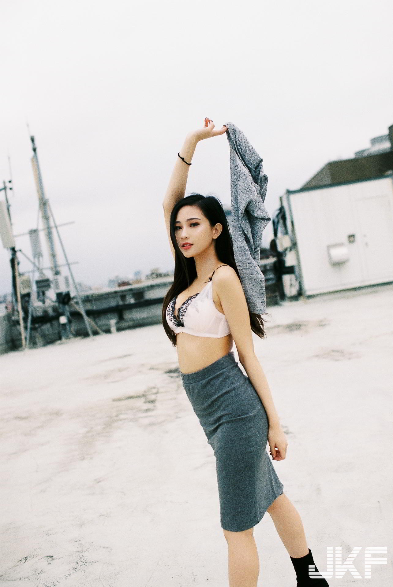 天菜型9头身白皙美腿正妹「Jessie」的大胆细宽丁情欲诱惑!