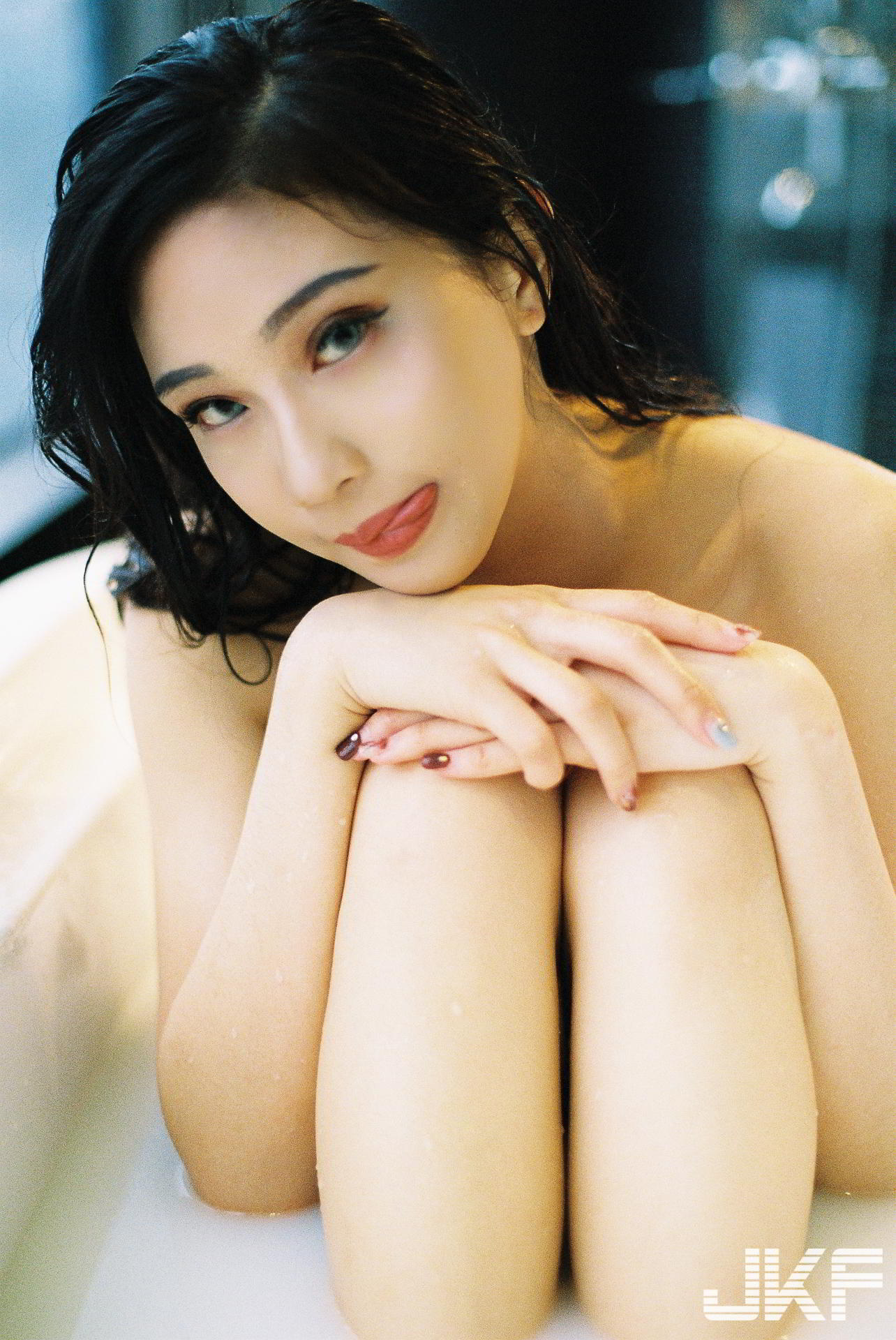天菜型9头身白皙美腿正妹「Jessie」的大胆细宽丁情欲诱惑!