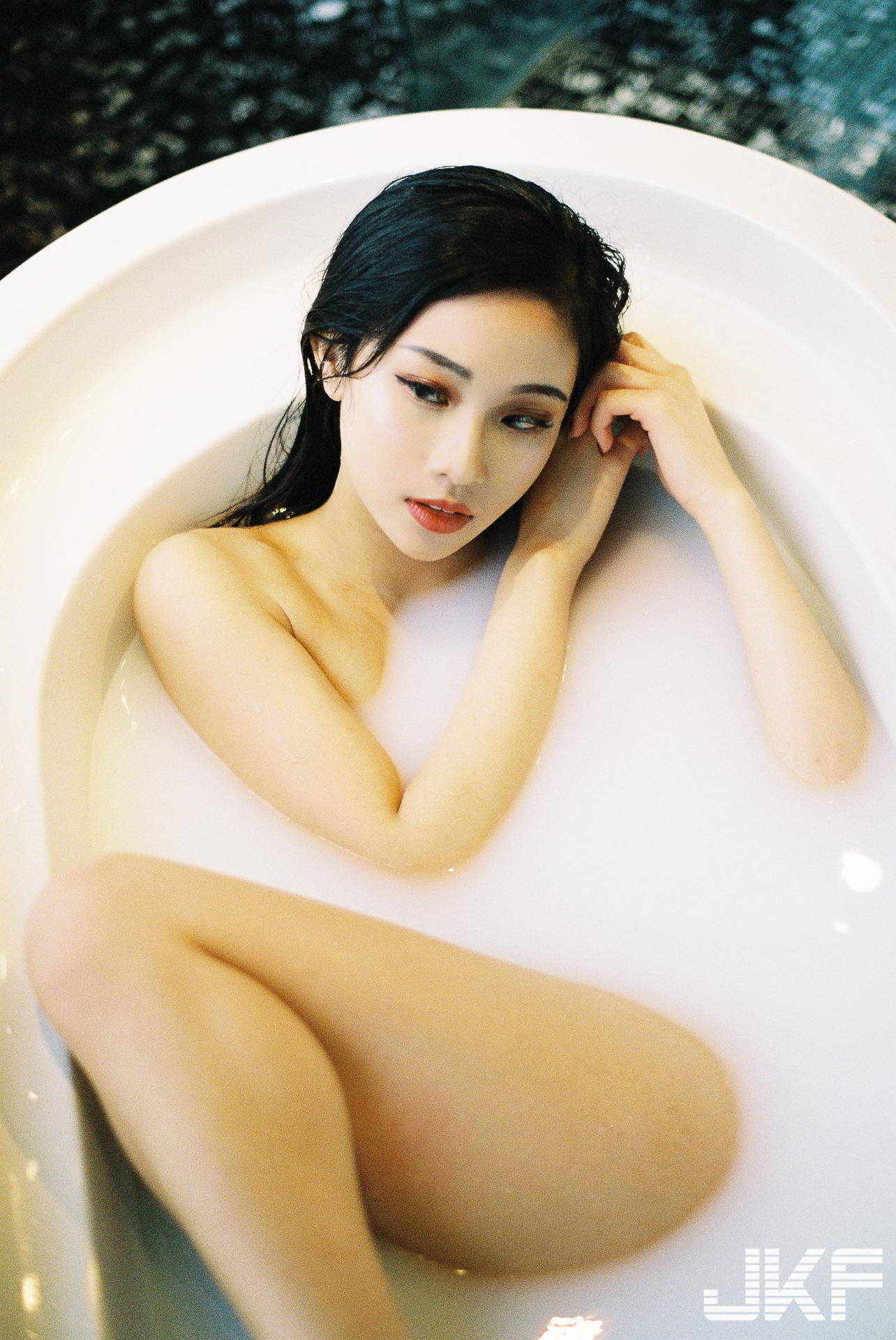 天菜型9头身白皙美腿正妹「Jessie」的大胆细宽丁情欲诱惑!