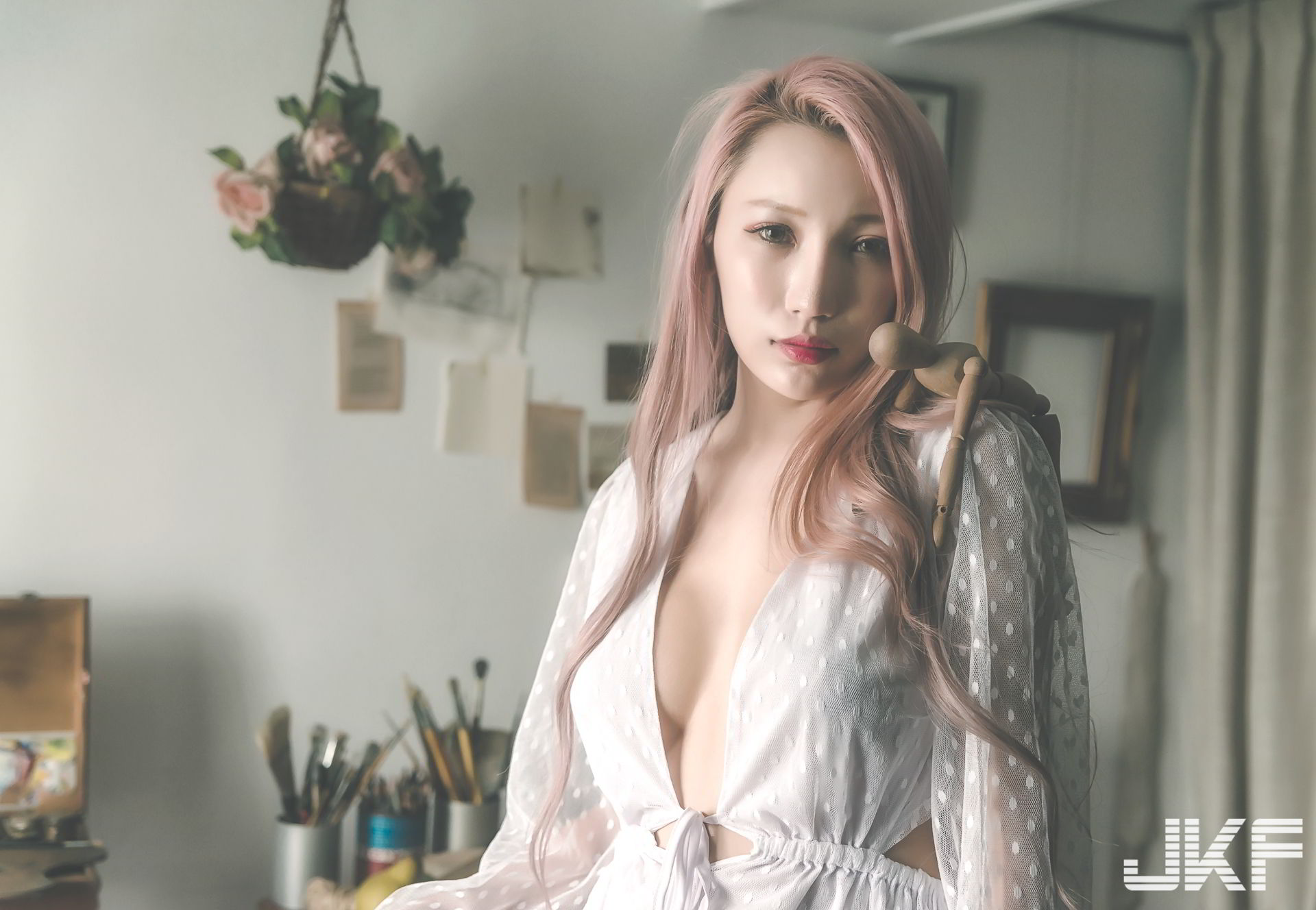 coco美术老师的34G「颜色美胸」期待下次开人体素描课!