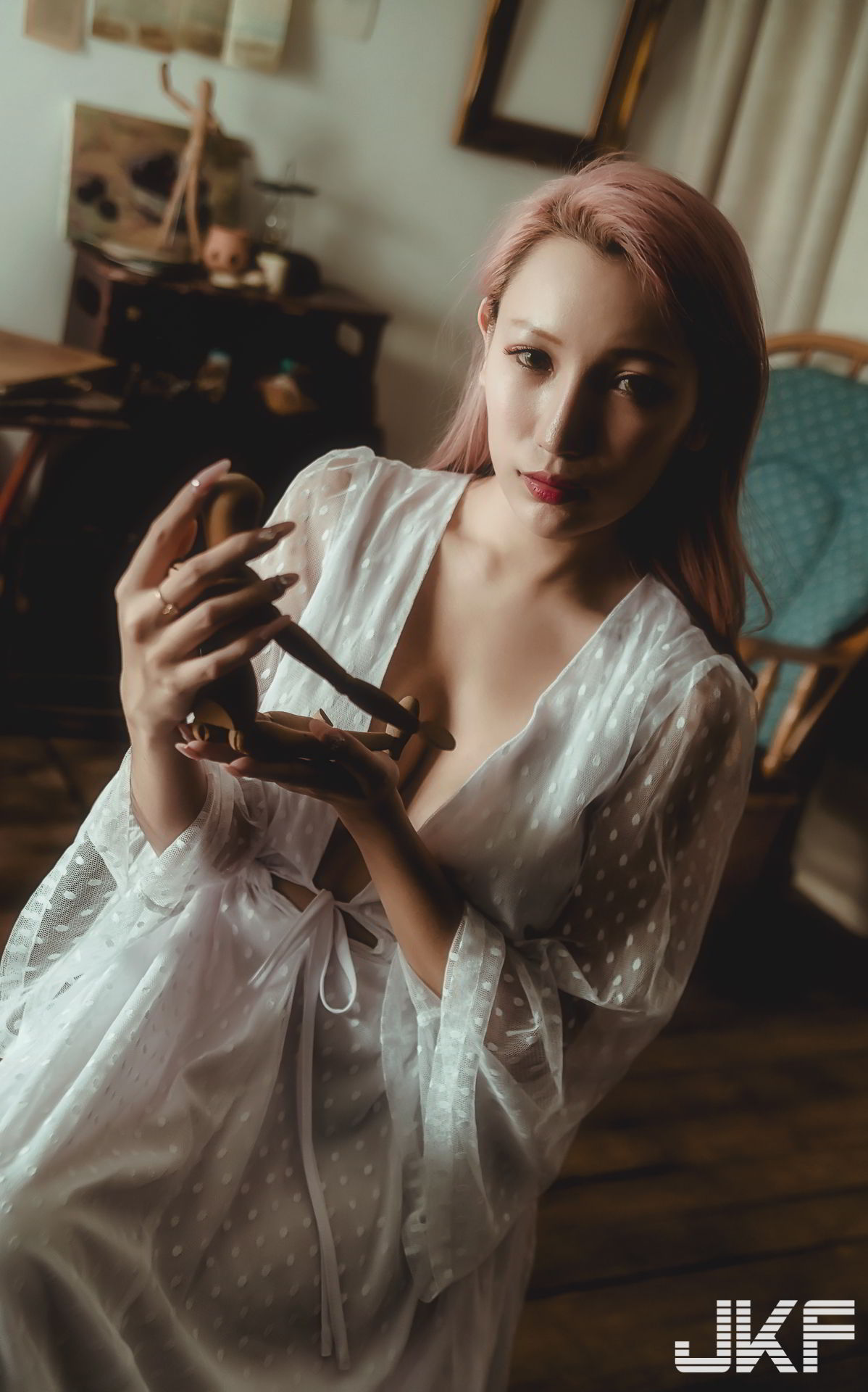 coco美术老师的34G「颜色美胸」期待下次开人体素描课!