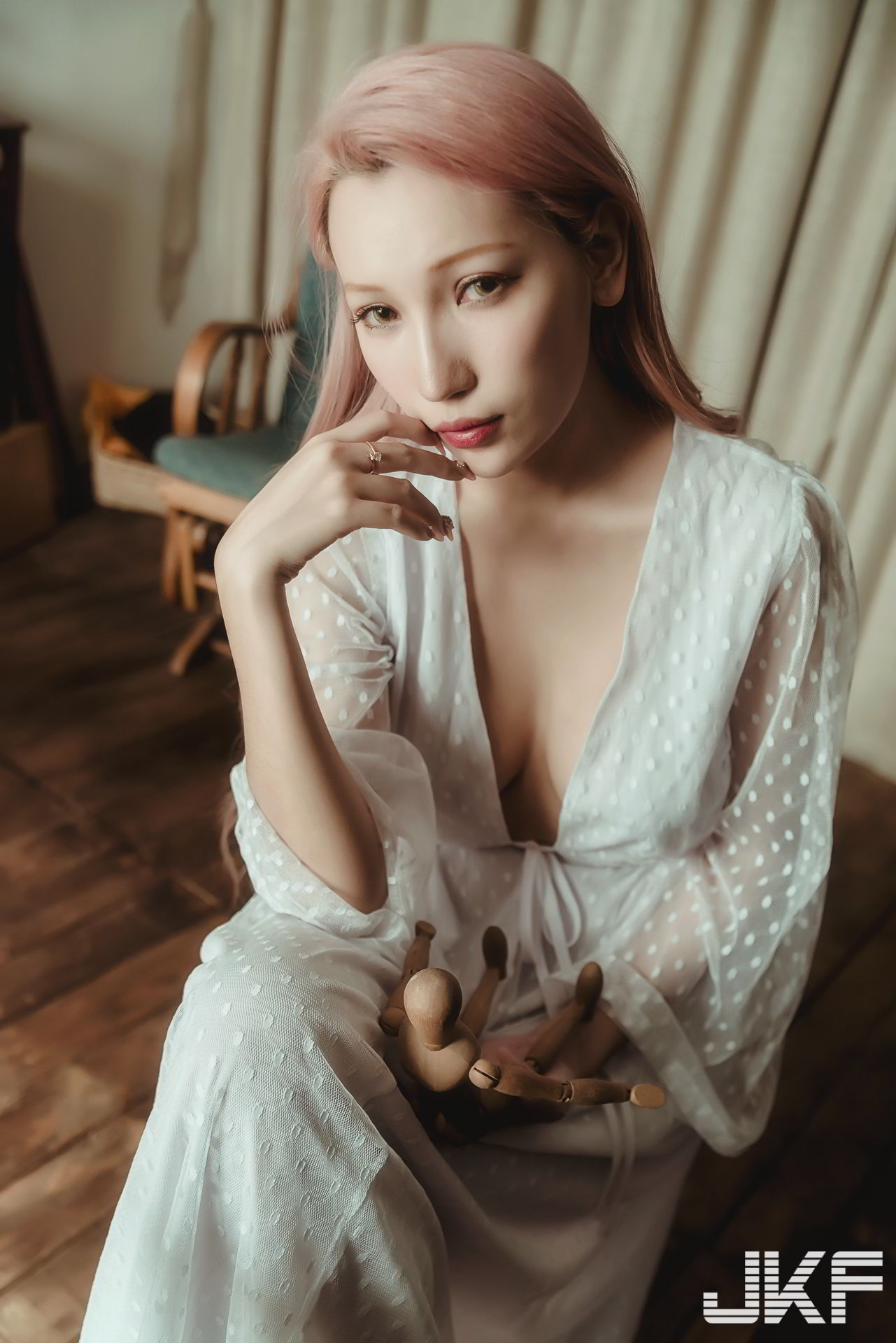 coco美术老师的34G「颜色美胸」期待下次开人体素描课!