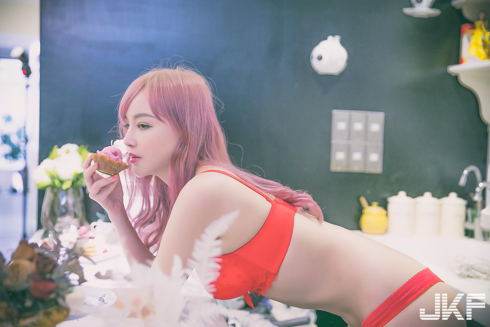 34D美胸好身材!高长身辣模-「LEI YI蕾依」的性感透视!