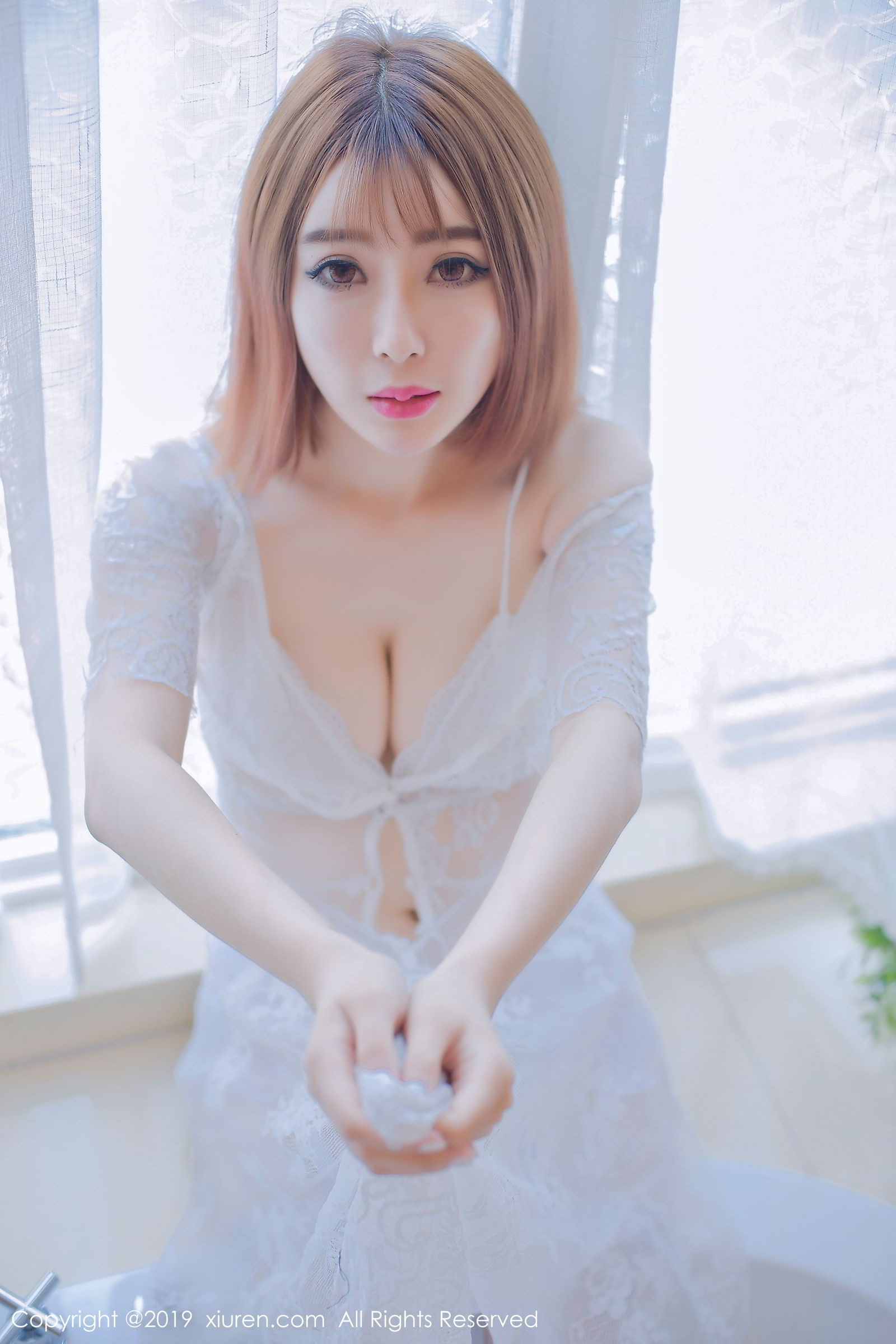 新人模特凌萍儿 白色蕾丝内衣