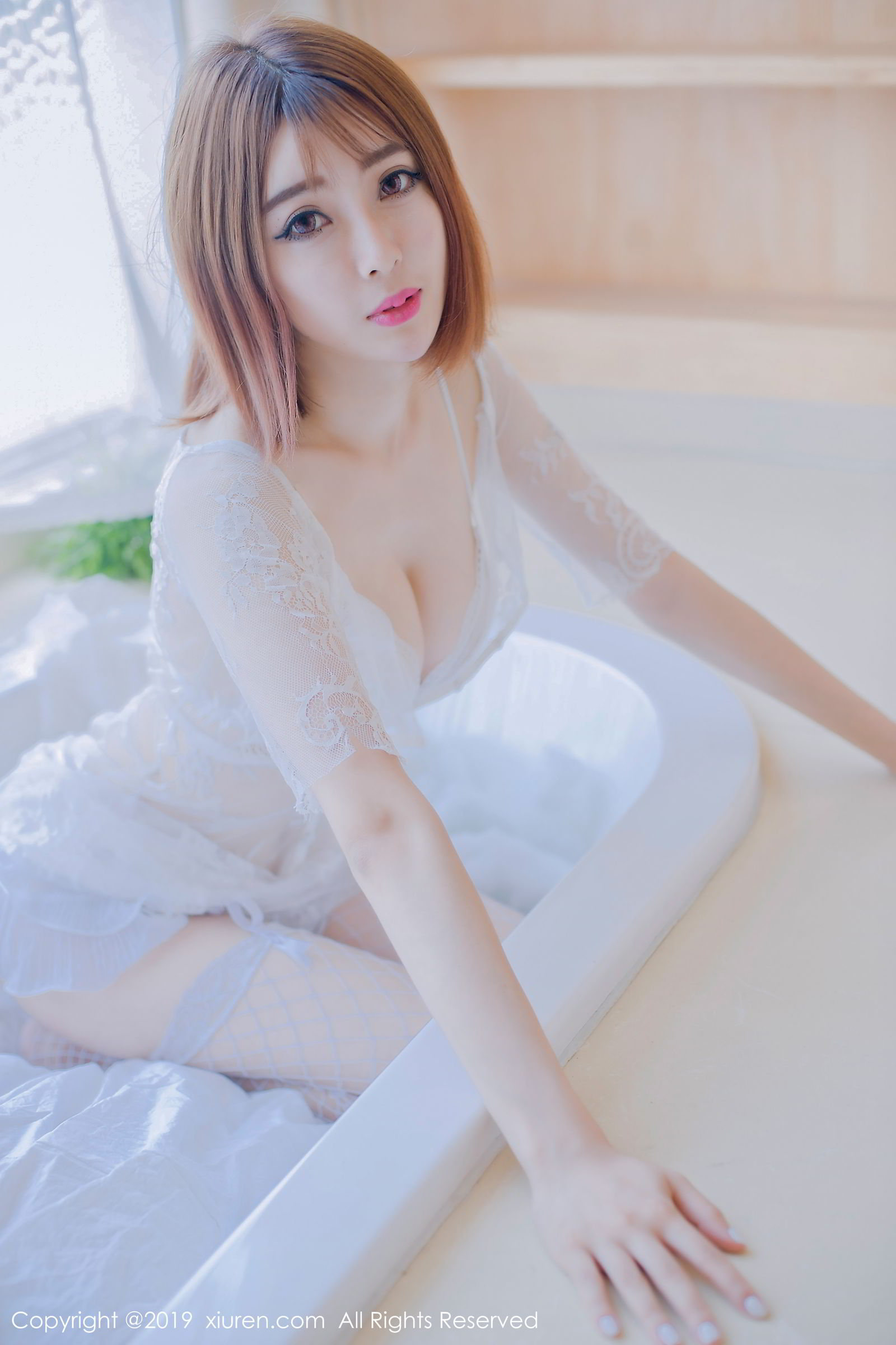 新人模特凌萍儿 白色蕾丝内衣