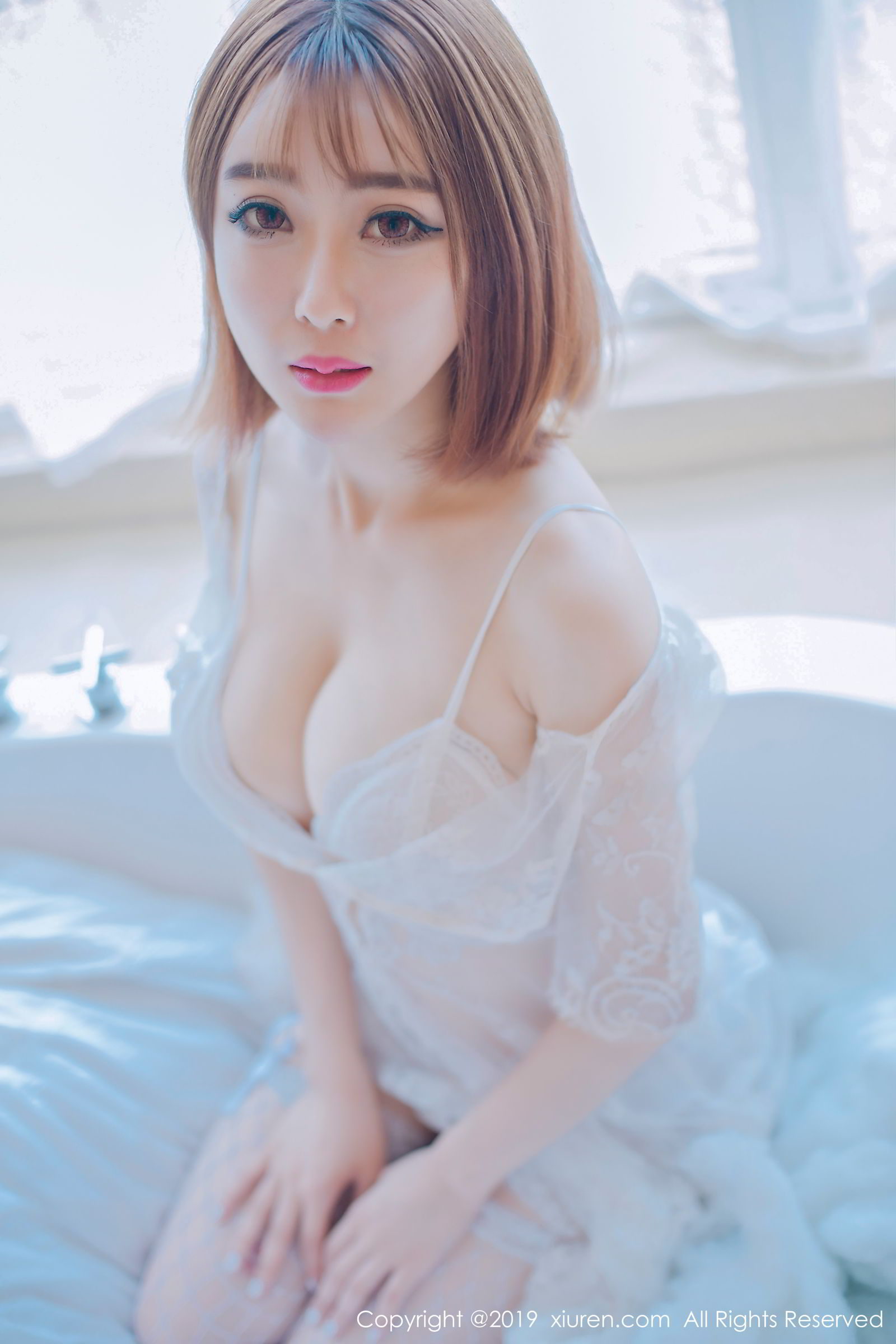 新人模特凌萍儿 白色蕾丝内衣