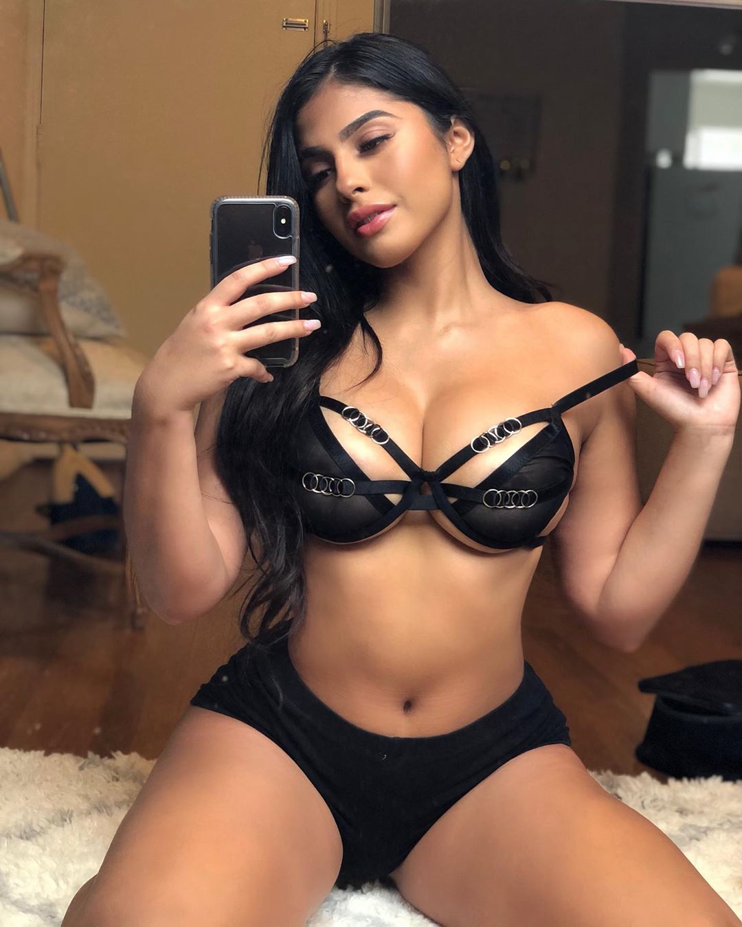 来自迈阿密的狂野玫瑰Amanda Trivizas