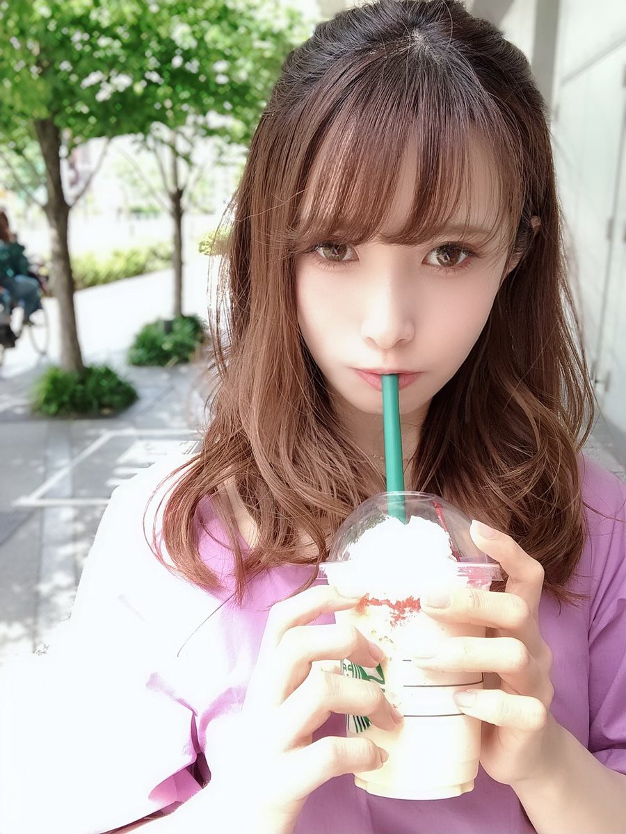 超甜美Coser「JILL」卸下浓妆是个萌妹子