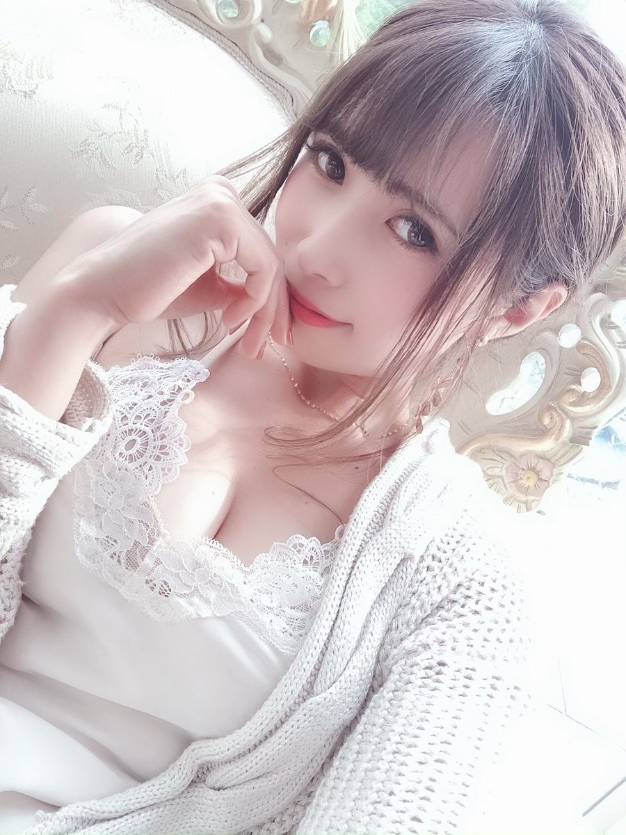 超甜美Coser「JILL」卸下浓妆是个萌妹子