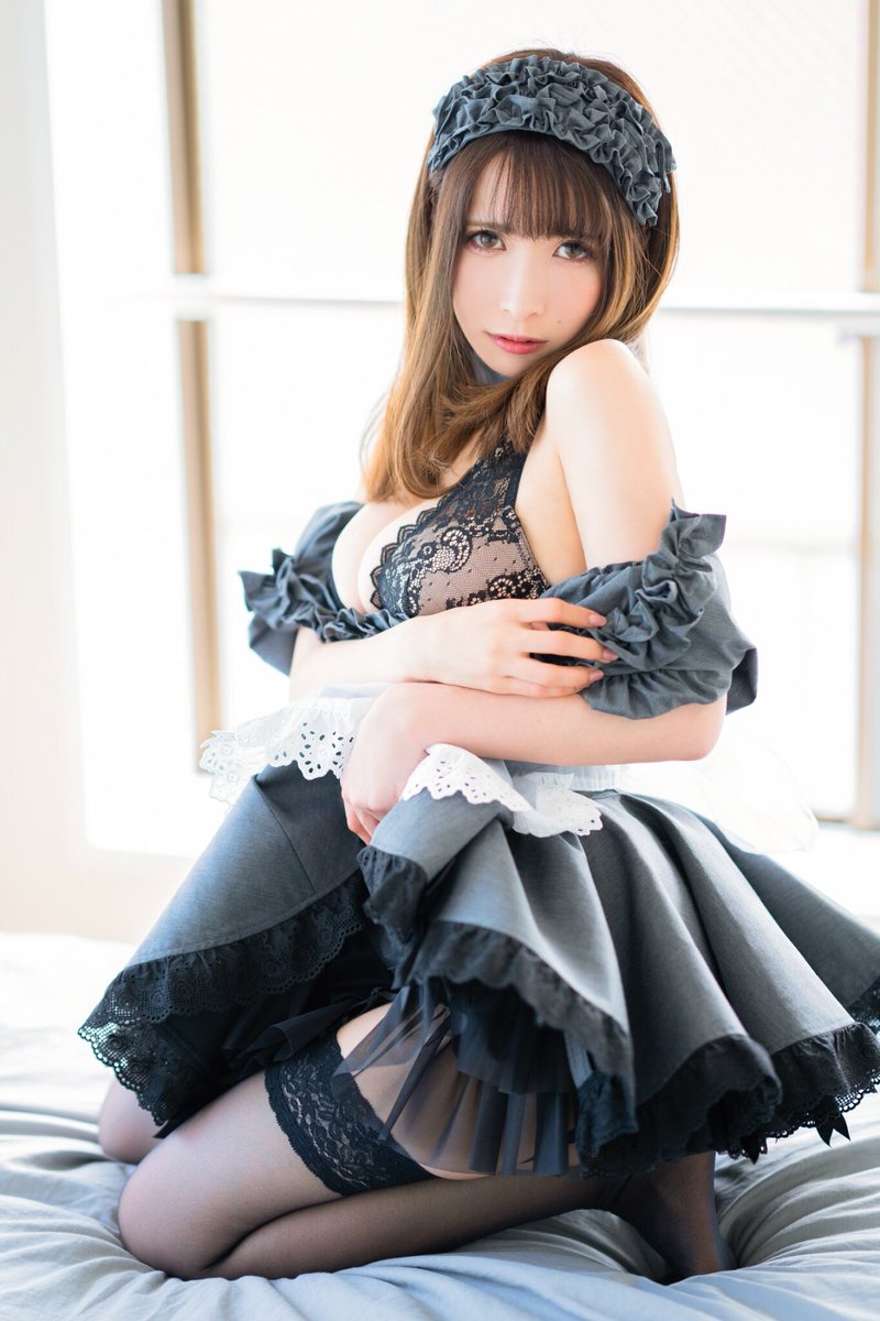 超甜美Coser「JILL」卸下浓妆是个萌妹子