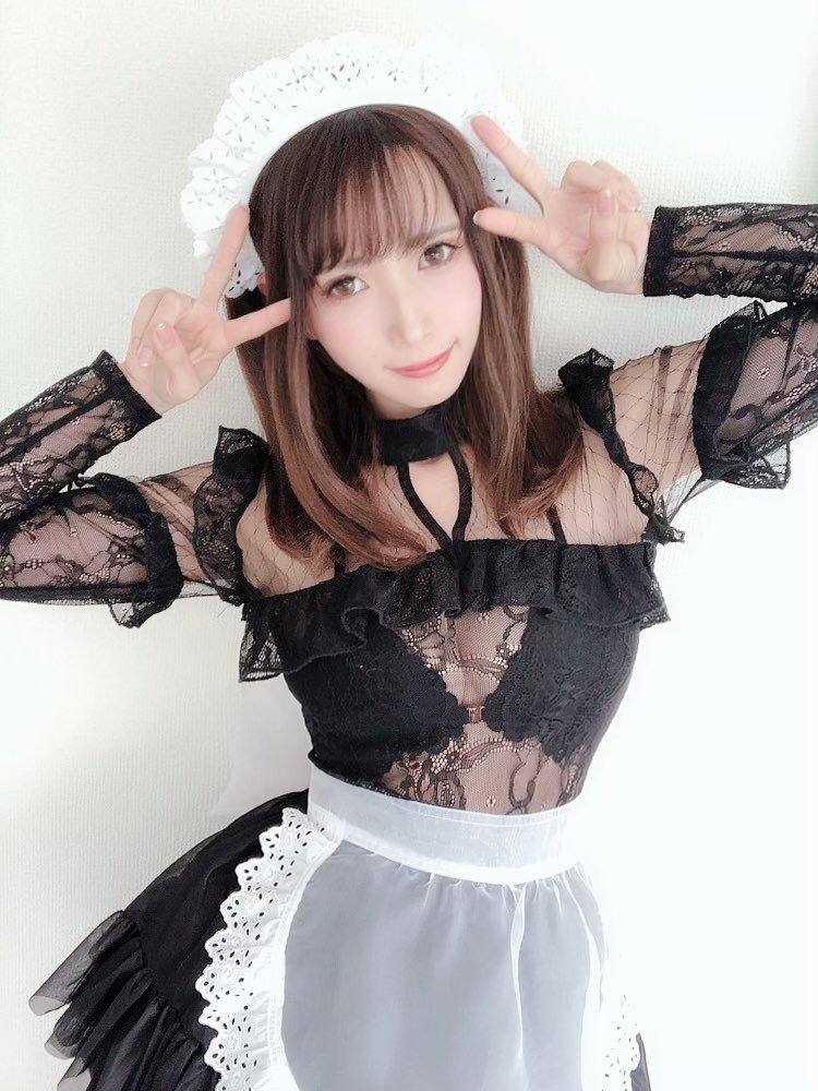 超甜美Coser「JILL」卸下浓妆是个萌妹子