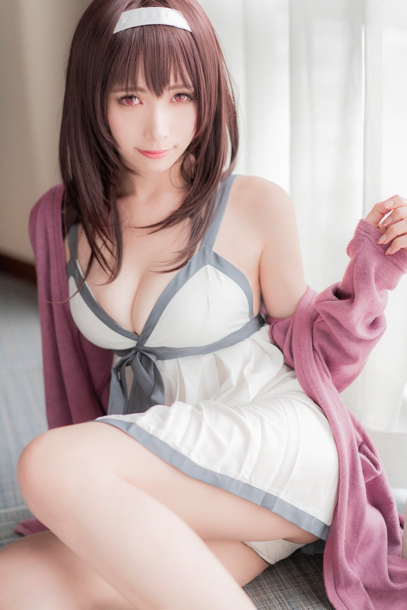 超甜美Coser「JILL」卸下浓妆是个萌妹子